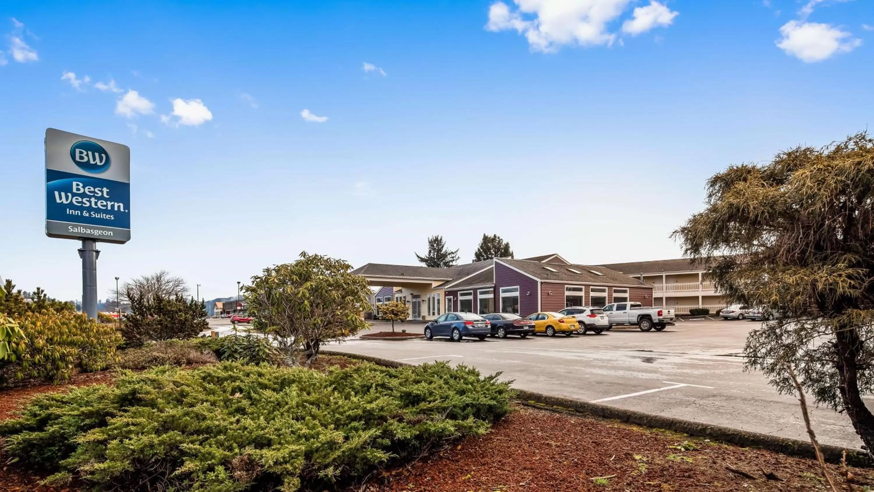 Property building in Best Western Salbasgeon Inn & Suites