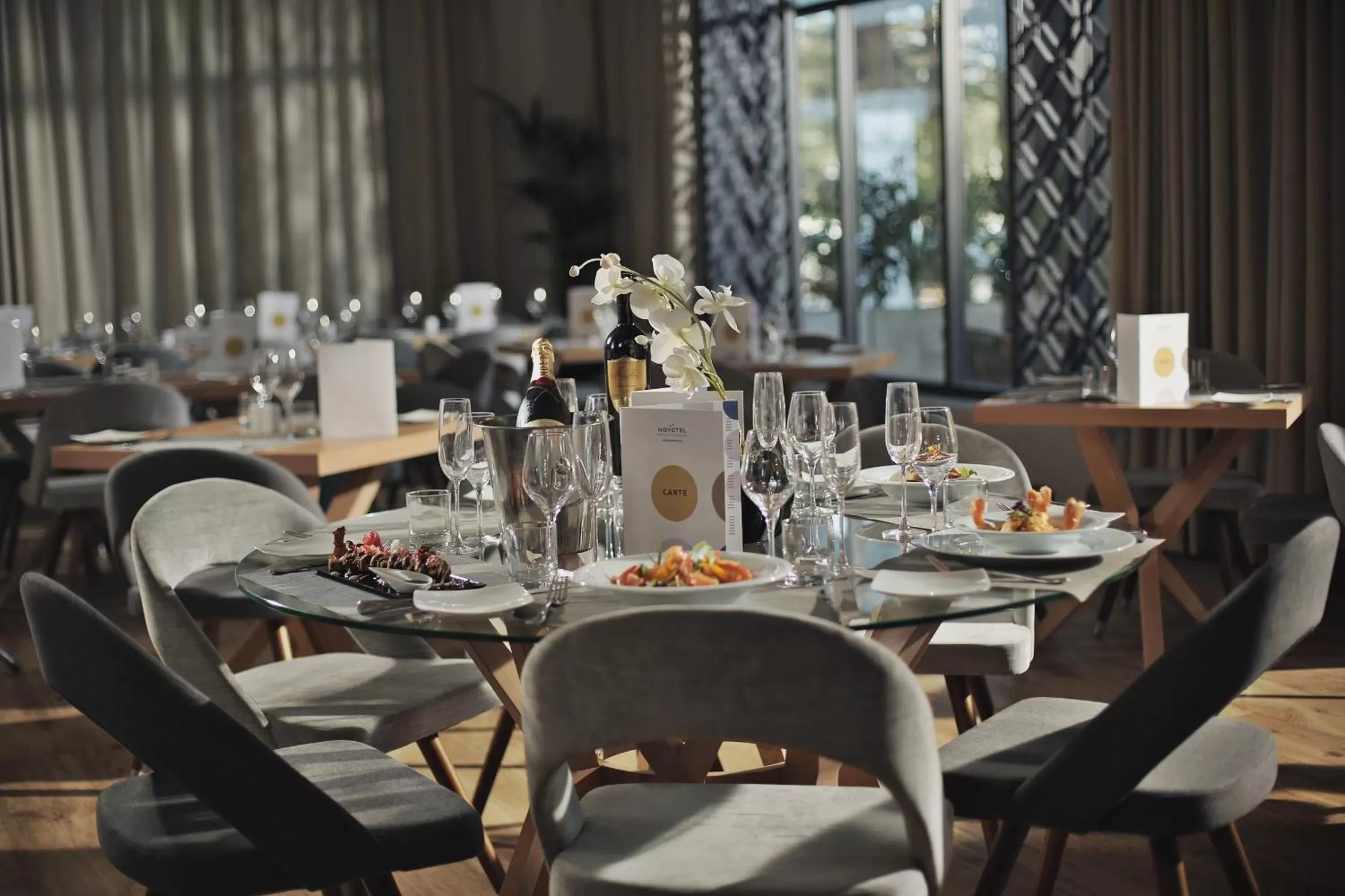 Restaurant/places to eat in Novotel Mohammedia