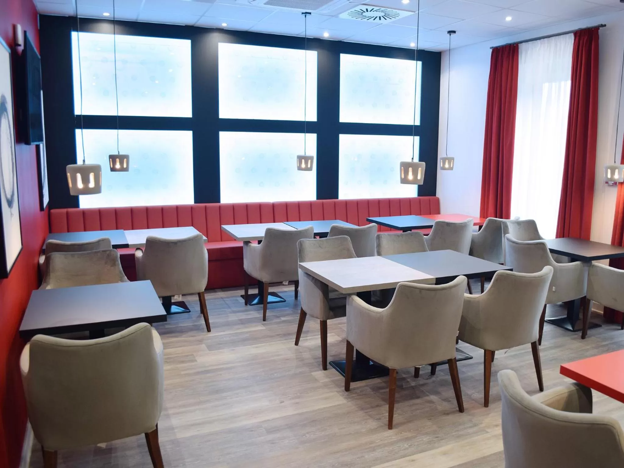 Restaurant/places to eat in DORMERO Hotel Darmstadt