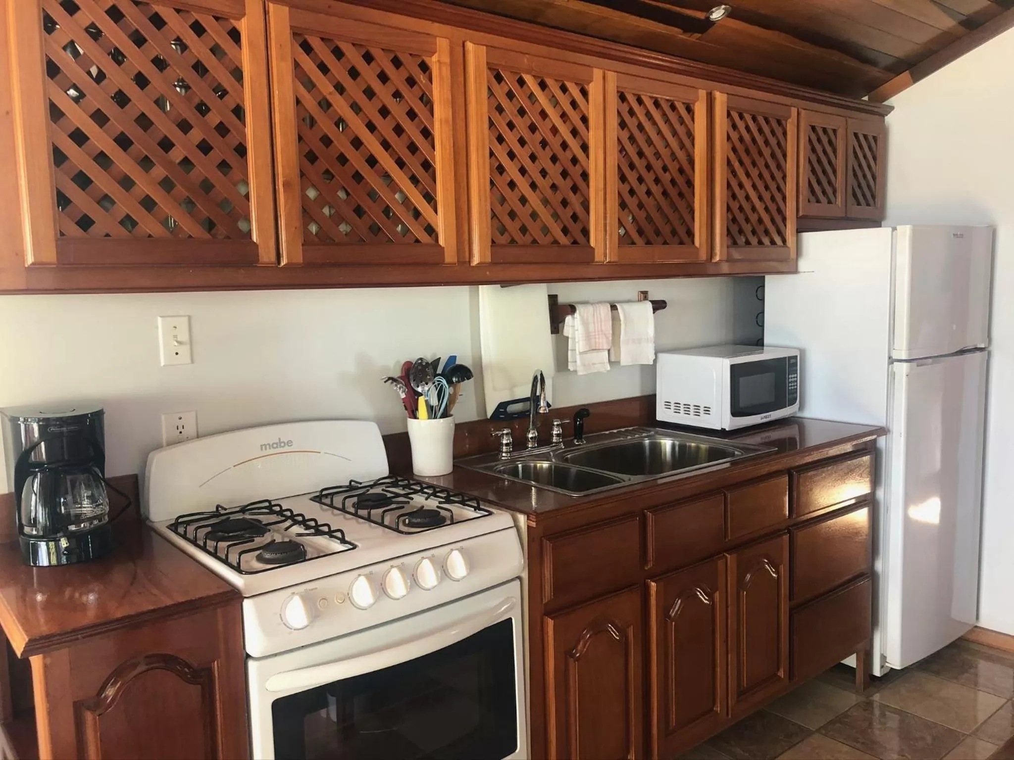Kitchen/Kitchenette in Colinda Cabanas