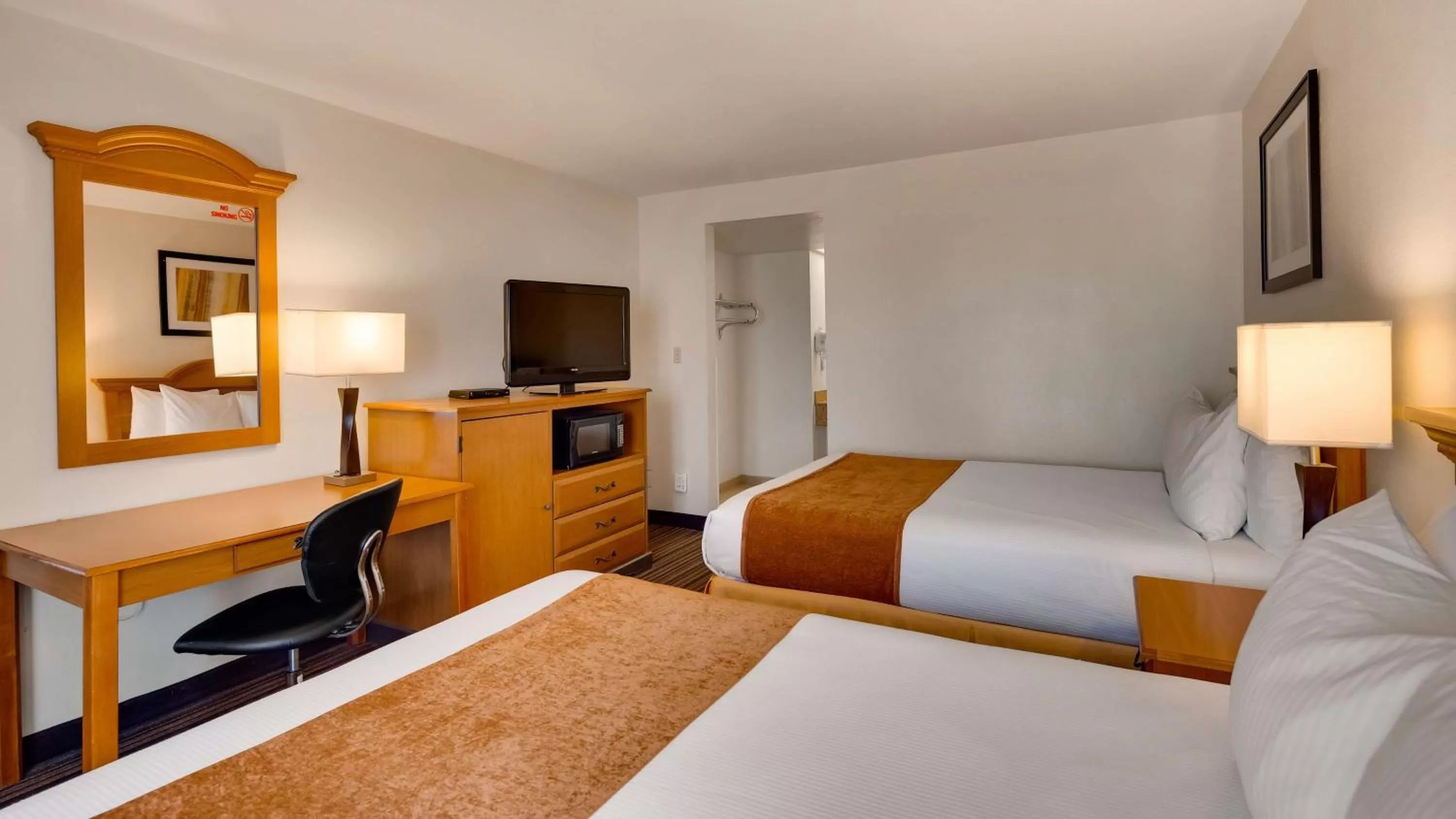 Queen Room with Two Queen Beds - Non-Smoking in SureStay by Best Western Miles City