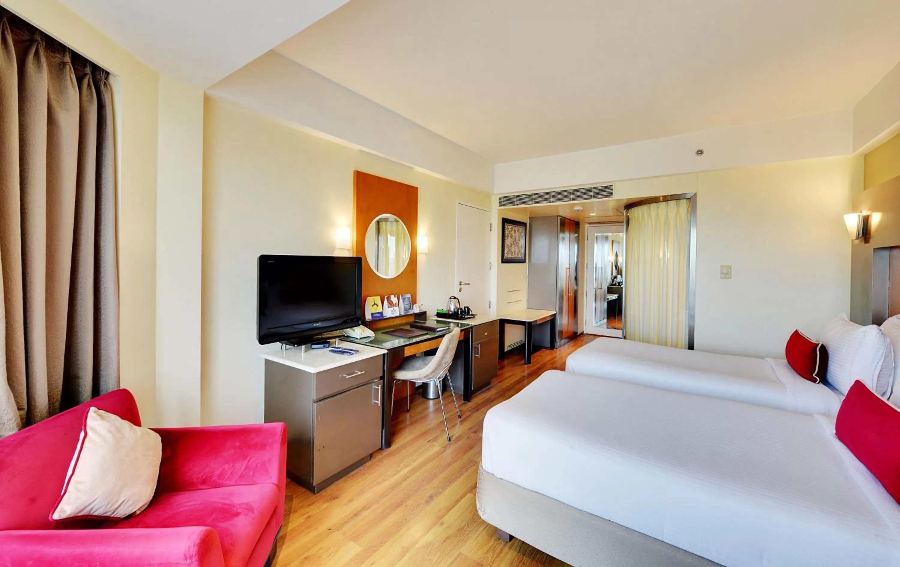 Bedroom, Bed in The Golkonda Hotel