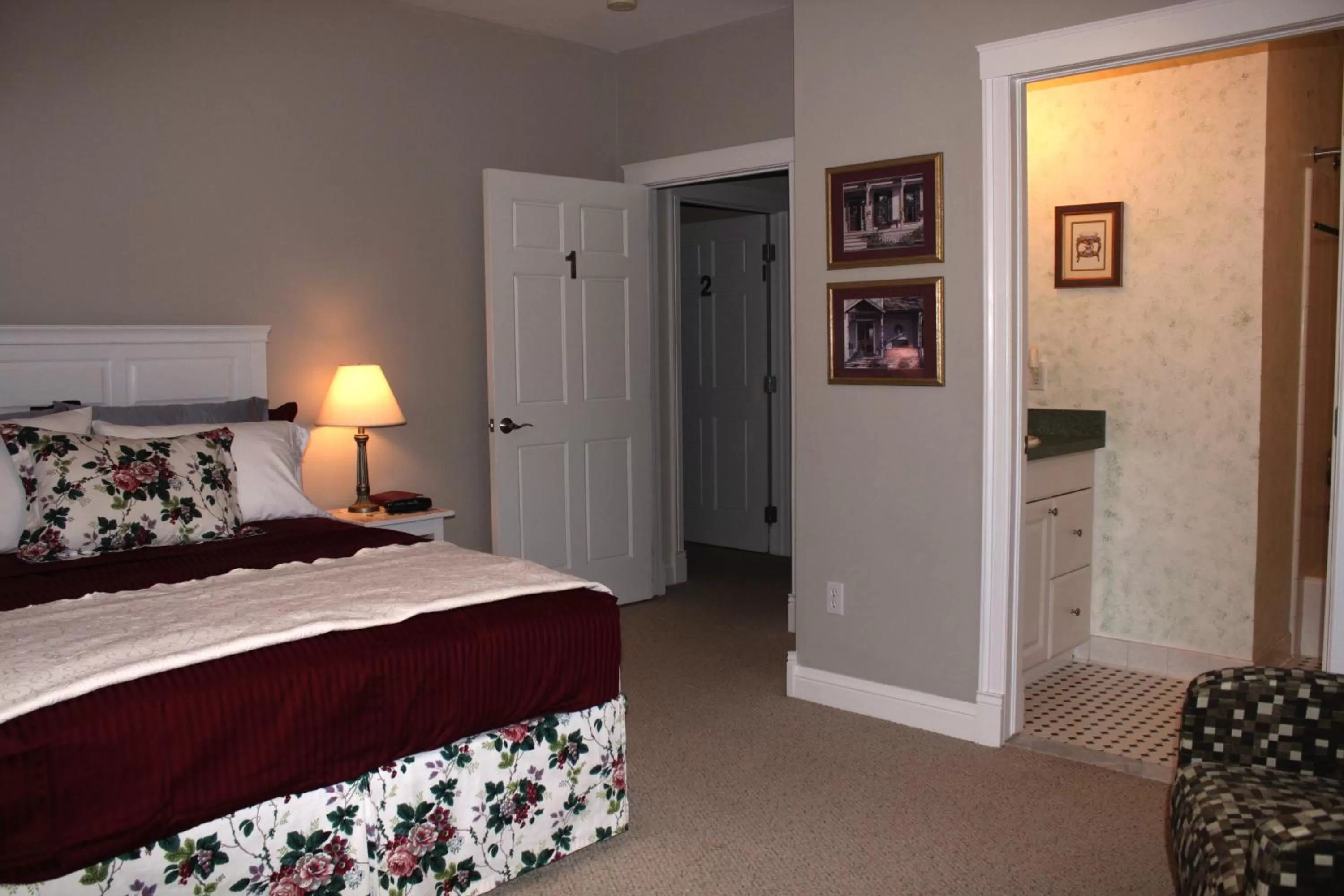 Bed in Lamp Post Lodge