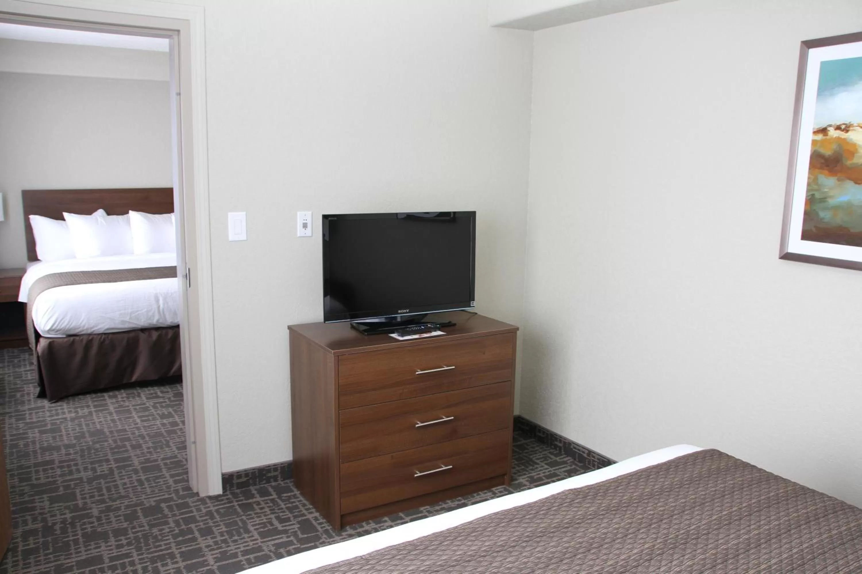 Decorative detail, Bed in Days Inn & Suites by Wyndham Yorkton