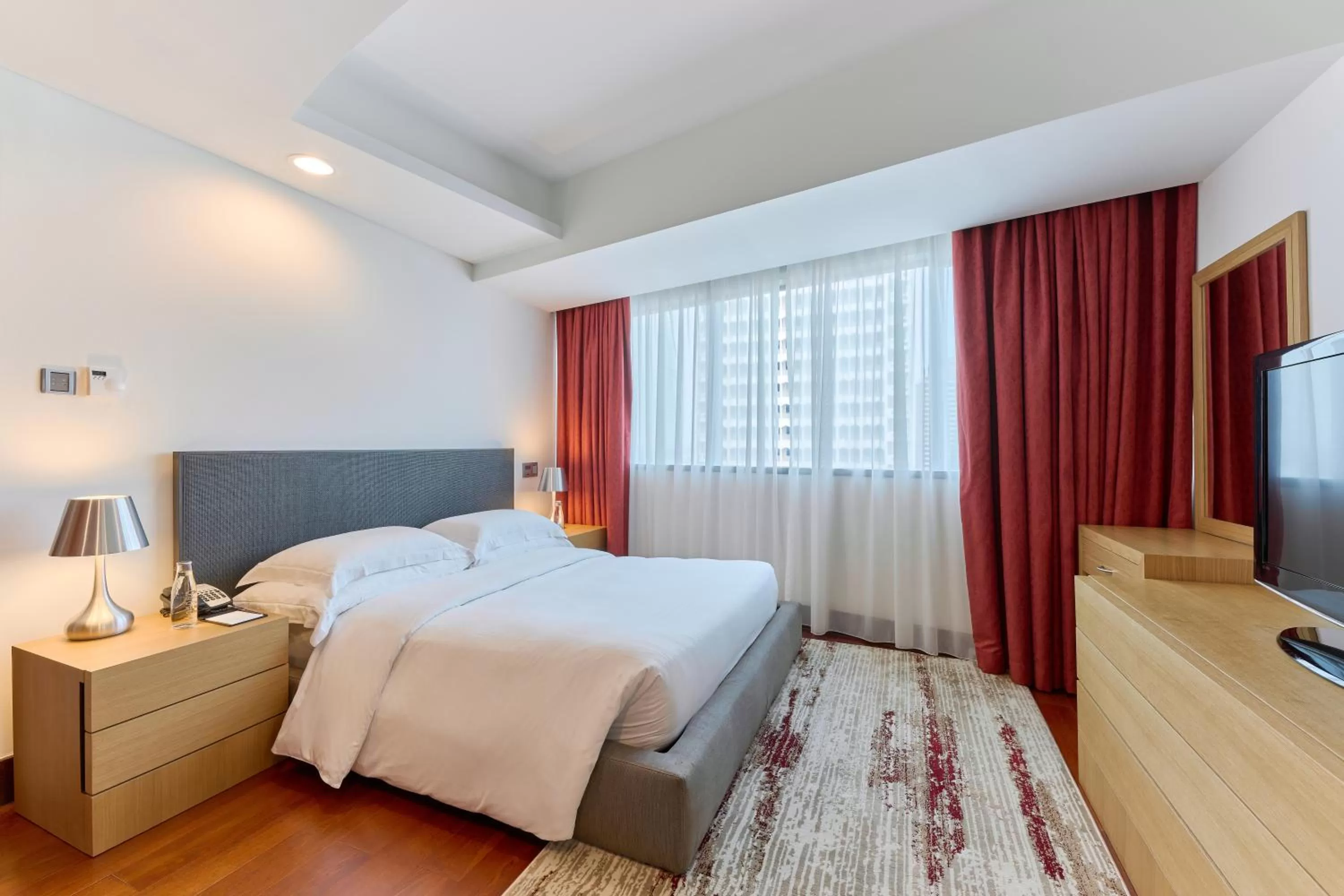 Photo of the whole room, Bed in Jumeirah Living World Trade Centre Dubai