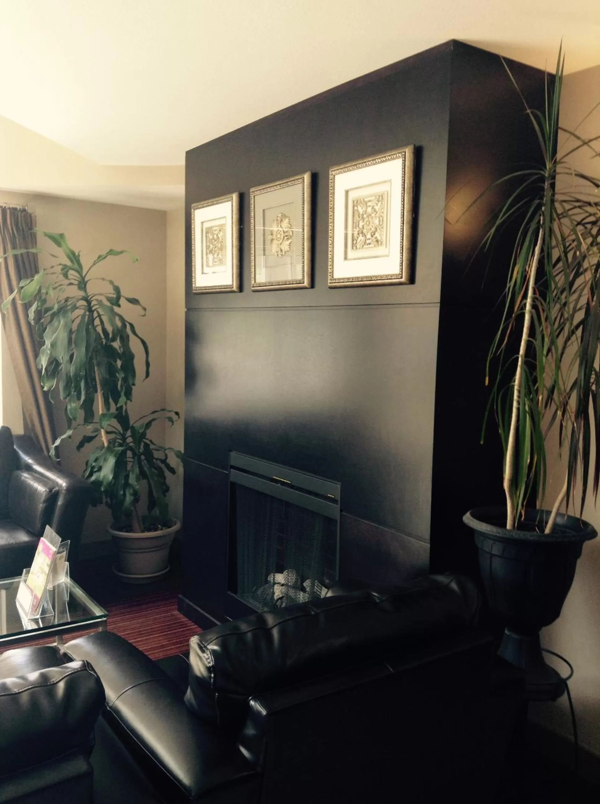 Lobby or reception in Super 8 by Wyndham West Kelowna BC