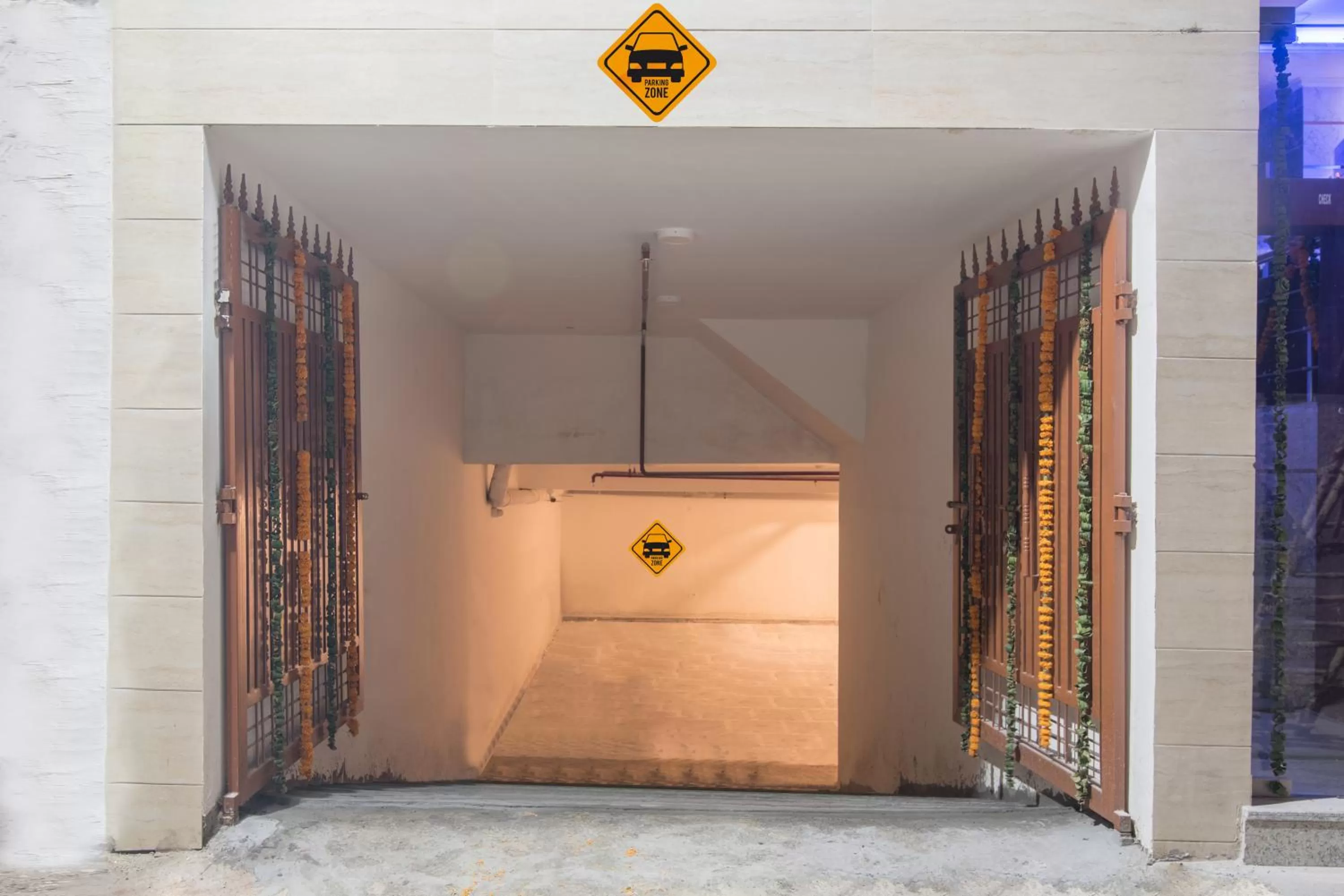 Parking in Hotel Festival Mahipalpur At Delhi Airport