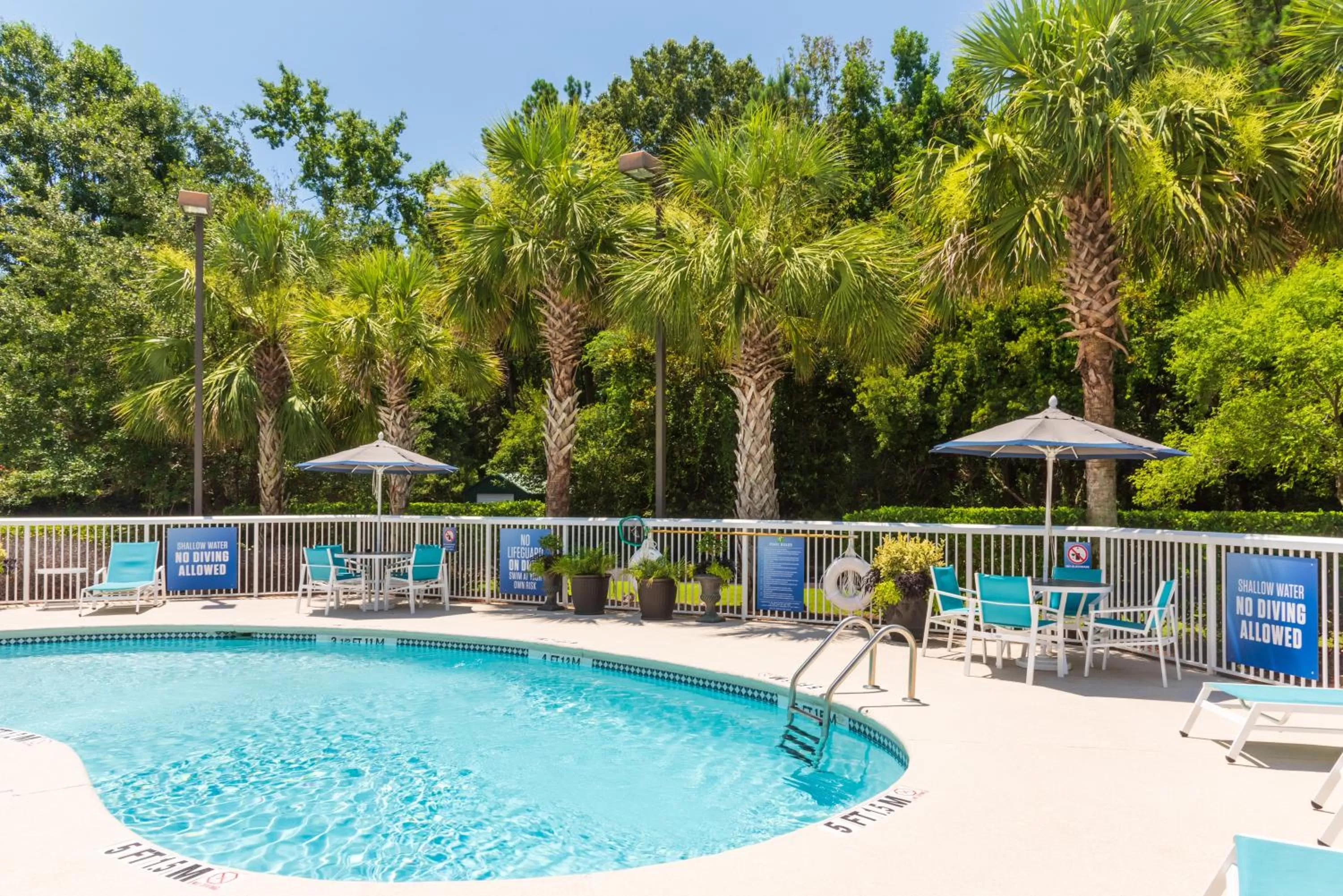 Swimming pool in Holiday Inn Express Charleston US Highway 17 & I-526 by IHG
