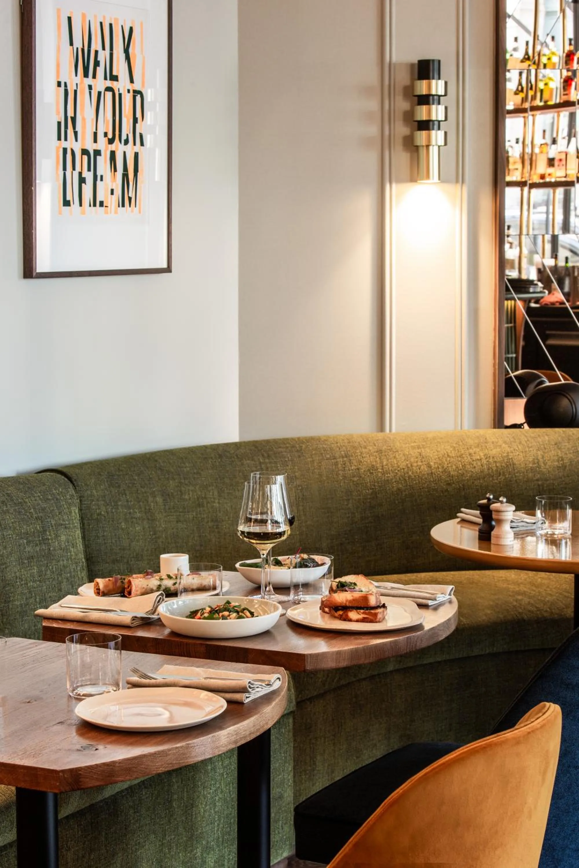 Restaurant/places to eat in Hotel Flanelles Paris