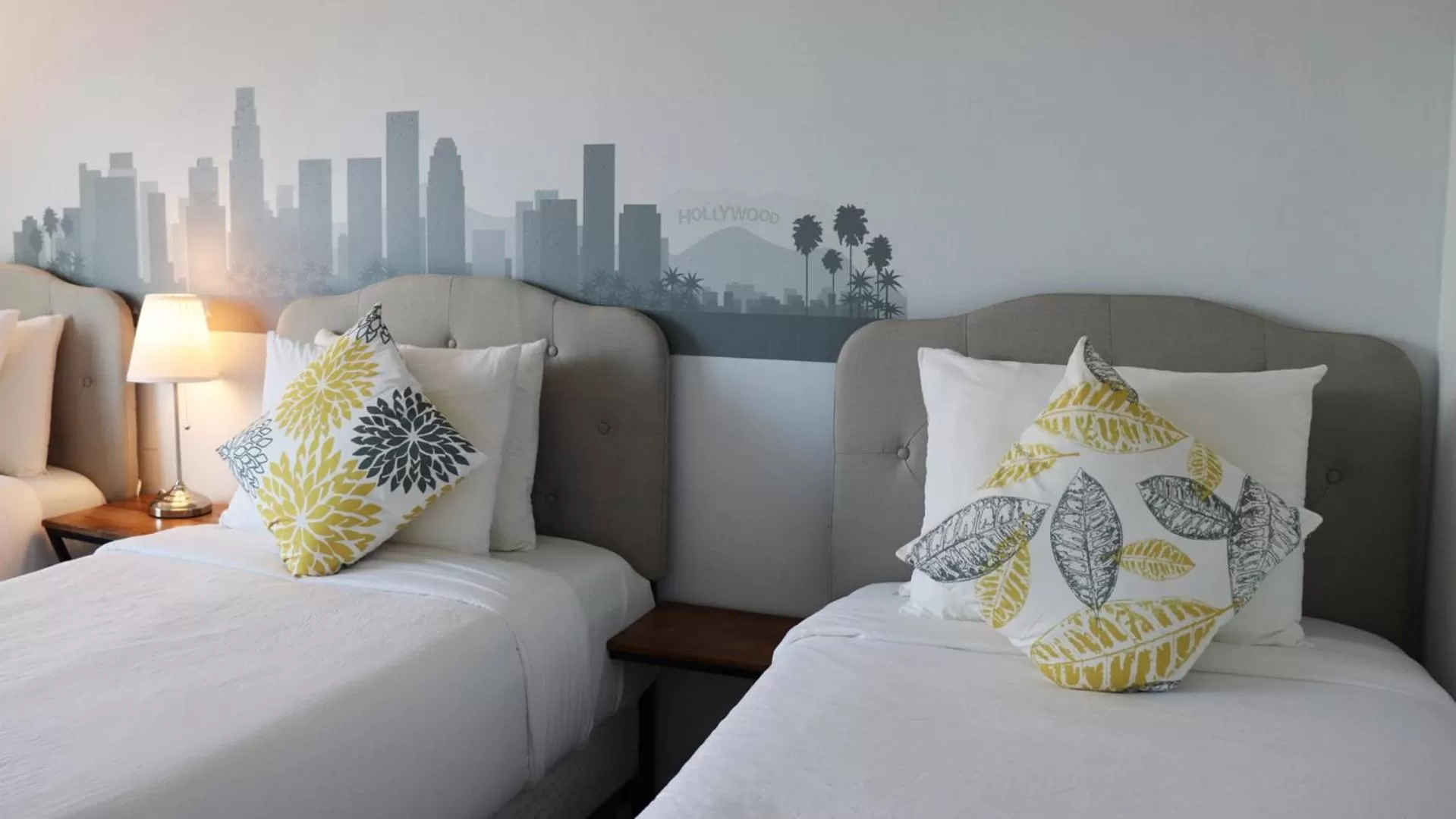 Bedroom, Bed in Hometel Suites