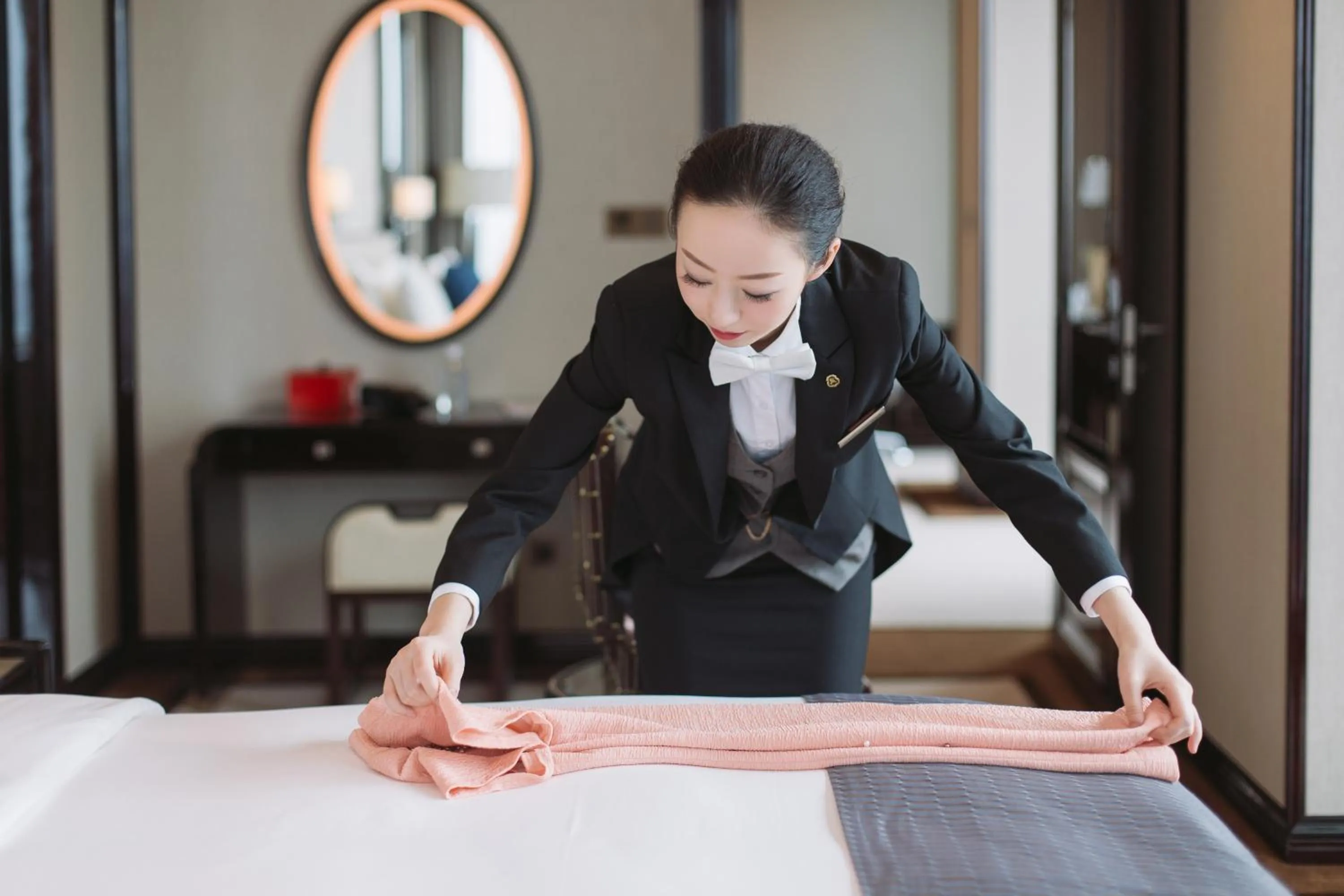 room service, Bed in The St. Regis Changsha