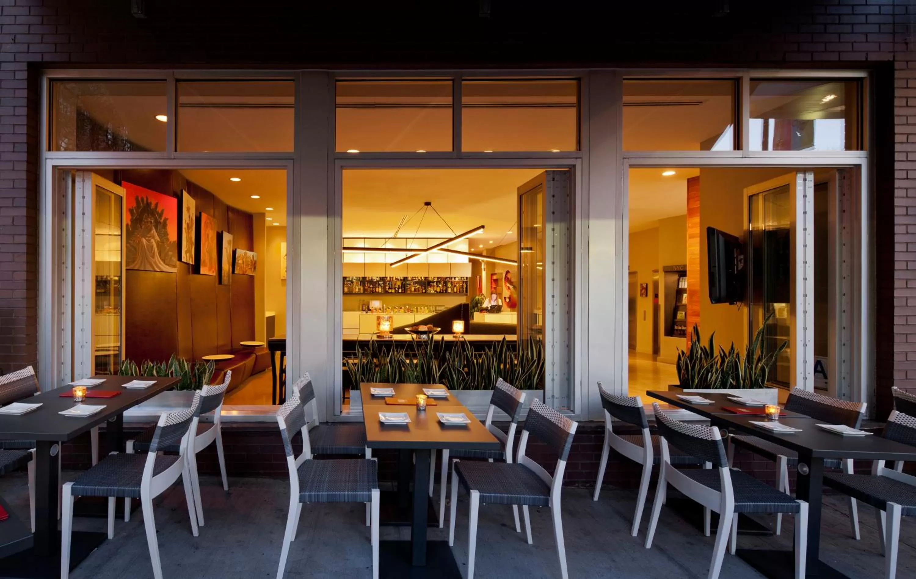 Restaurant/places to eat in NU Hotel