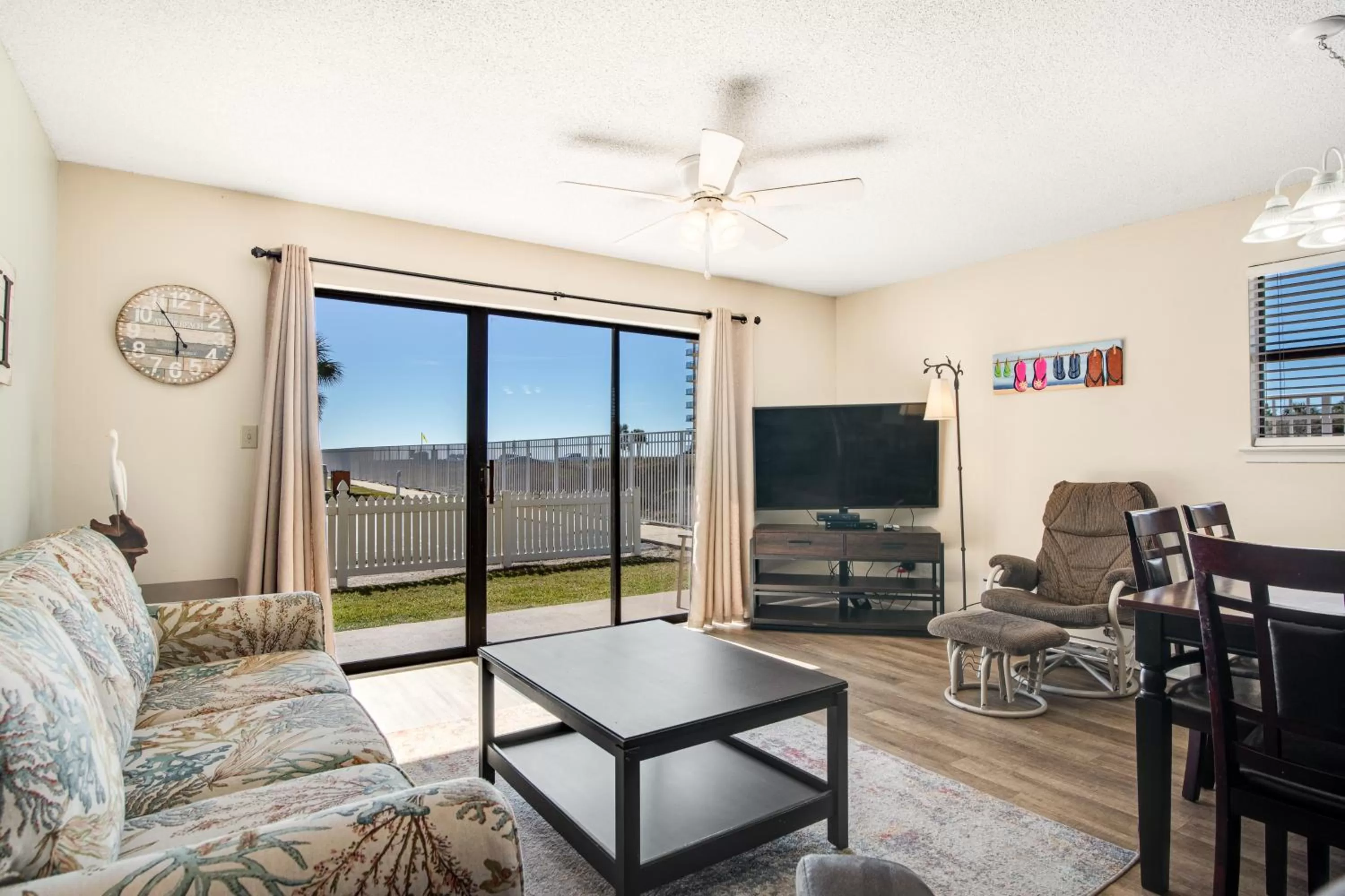 Three-Bedroom Apartment in Seaside Beach and Racquet Club Condos II