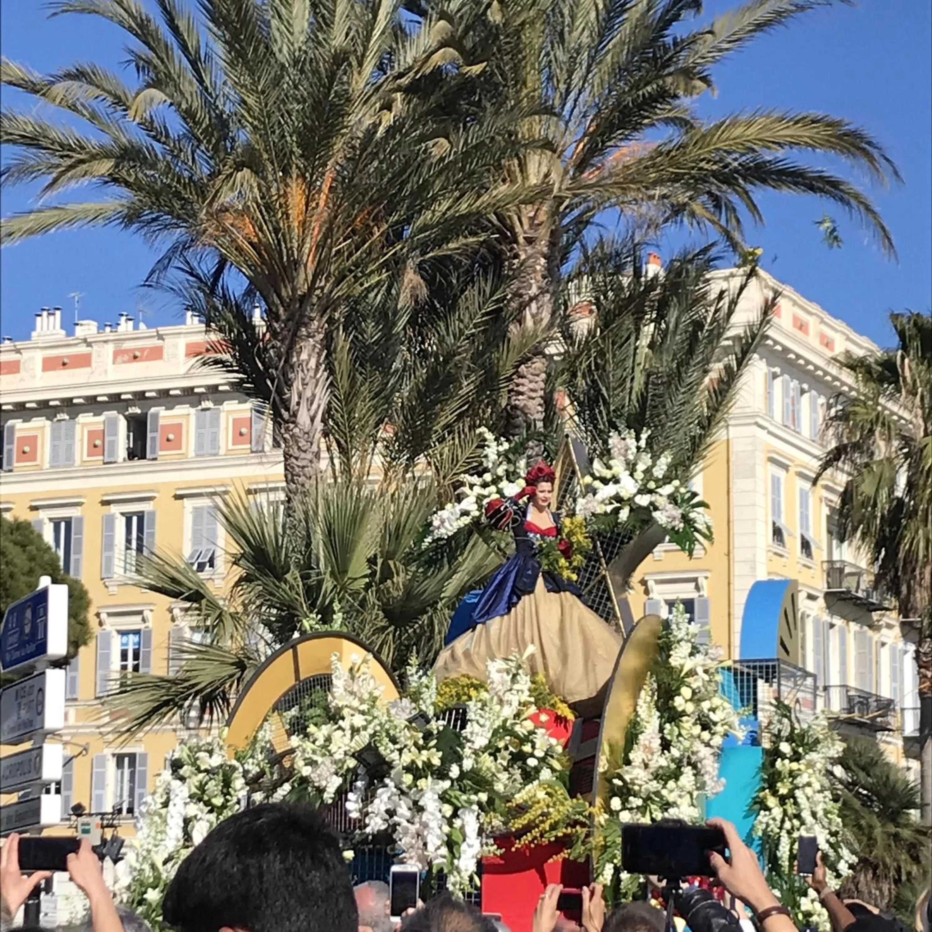 Neighbourhood, Pool View in Chambres d'hôtes CASA MUSA - NICE