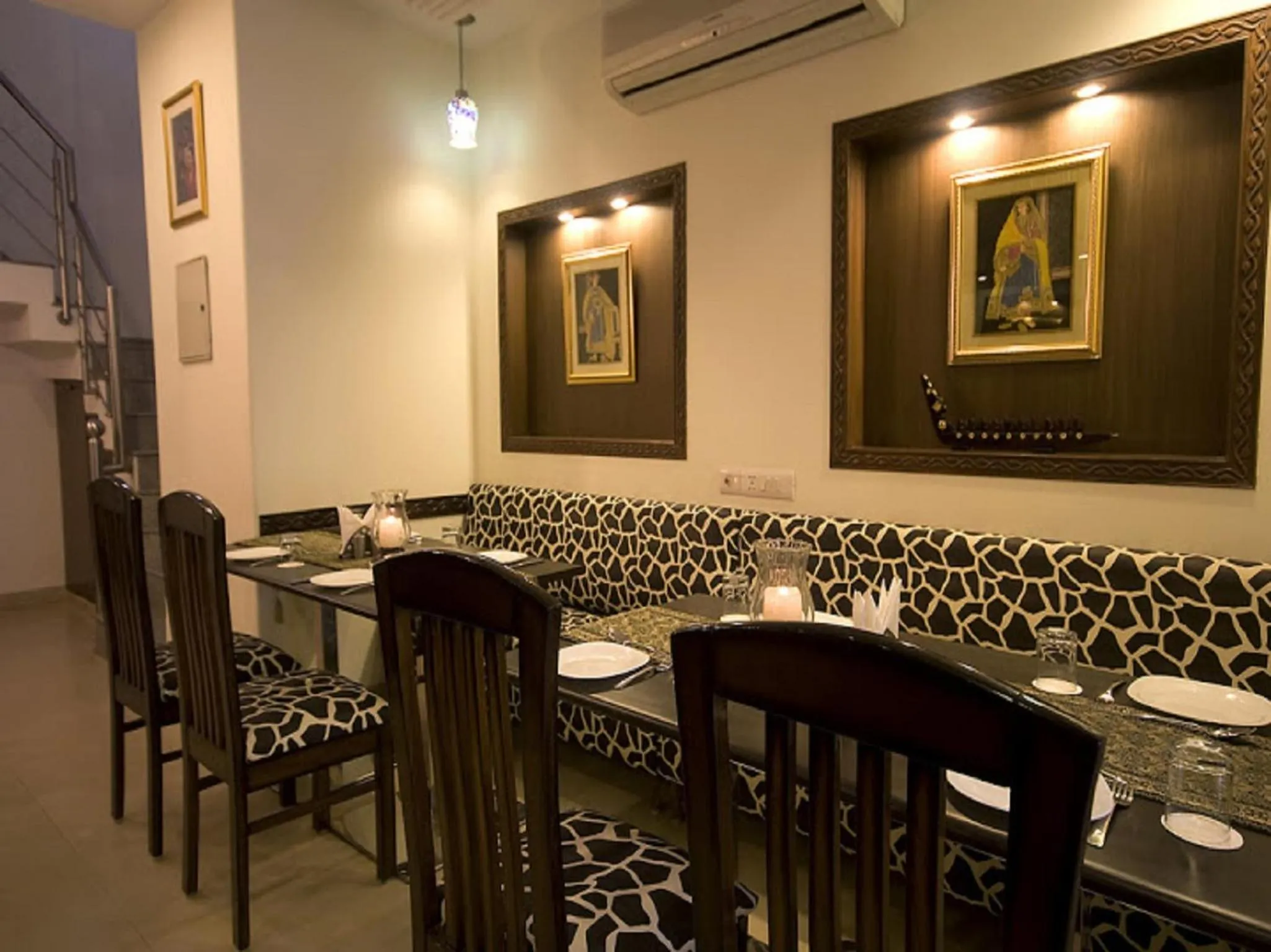 Restaurant/places to eat in Red Maple Bed & Breakfast