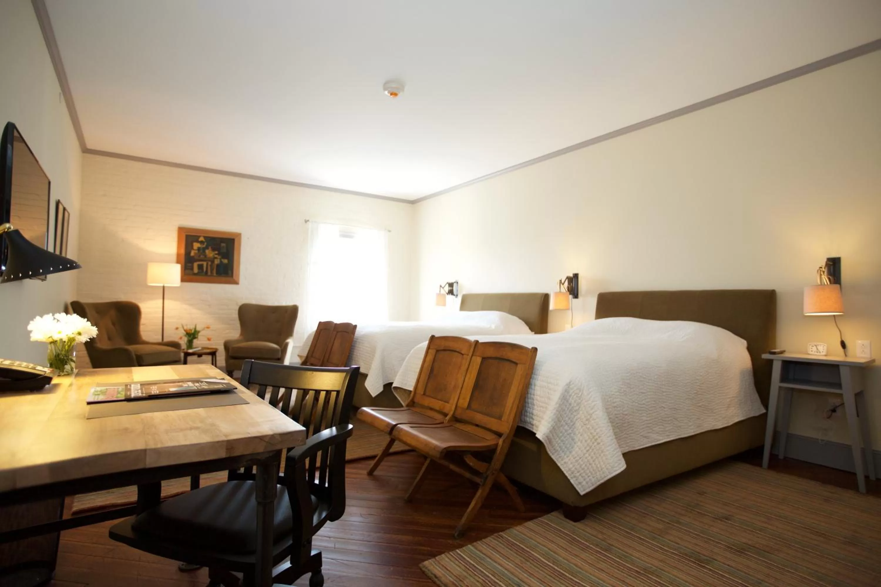Standard Room with Two Queen Beds in Hotel on North