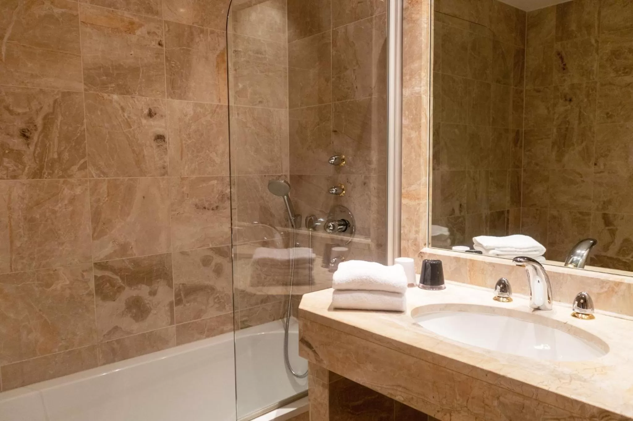 Bathroom in Hôtel Régent Contades