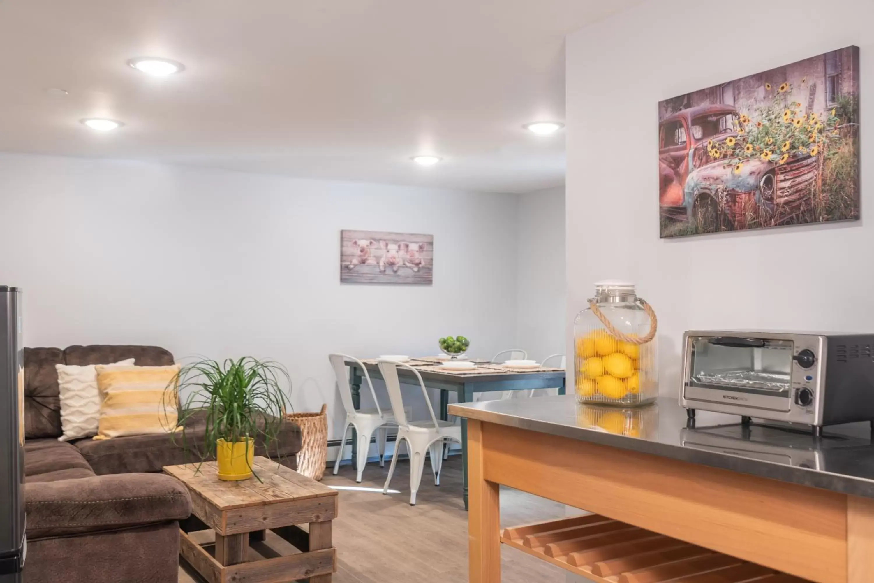 Deluxe Triple Room in Mad River Lodge Deluxe Triple Room in Mad River Lodge