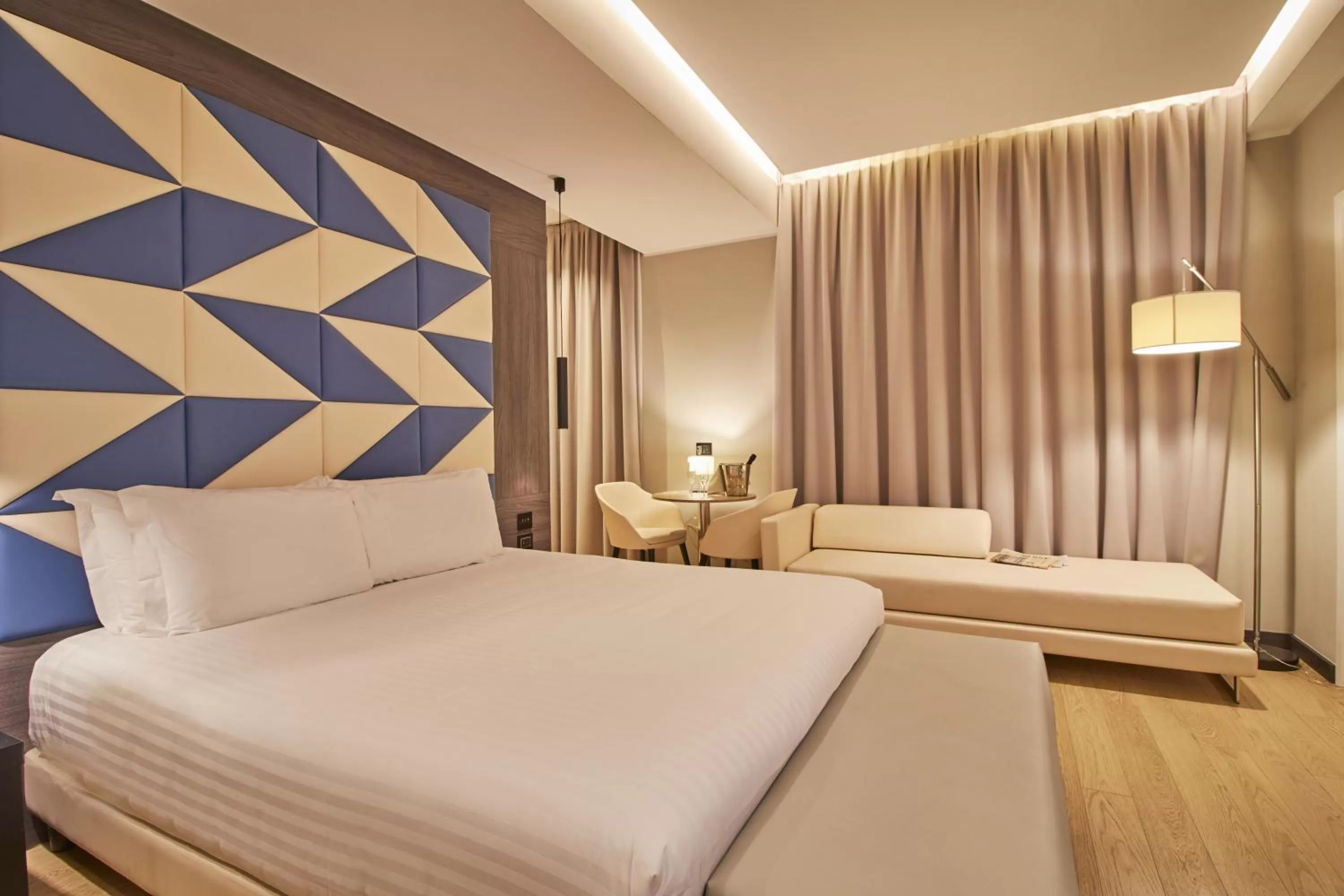 Bed in iH Hotels Milano Ambasciatori