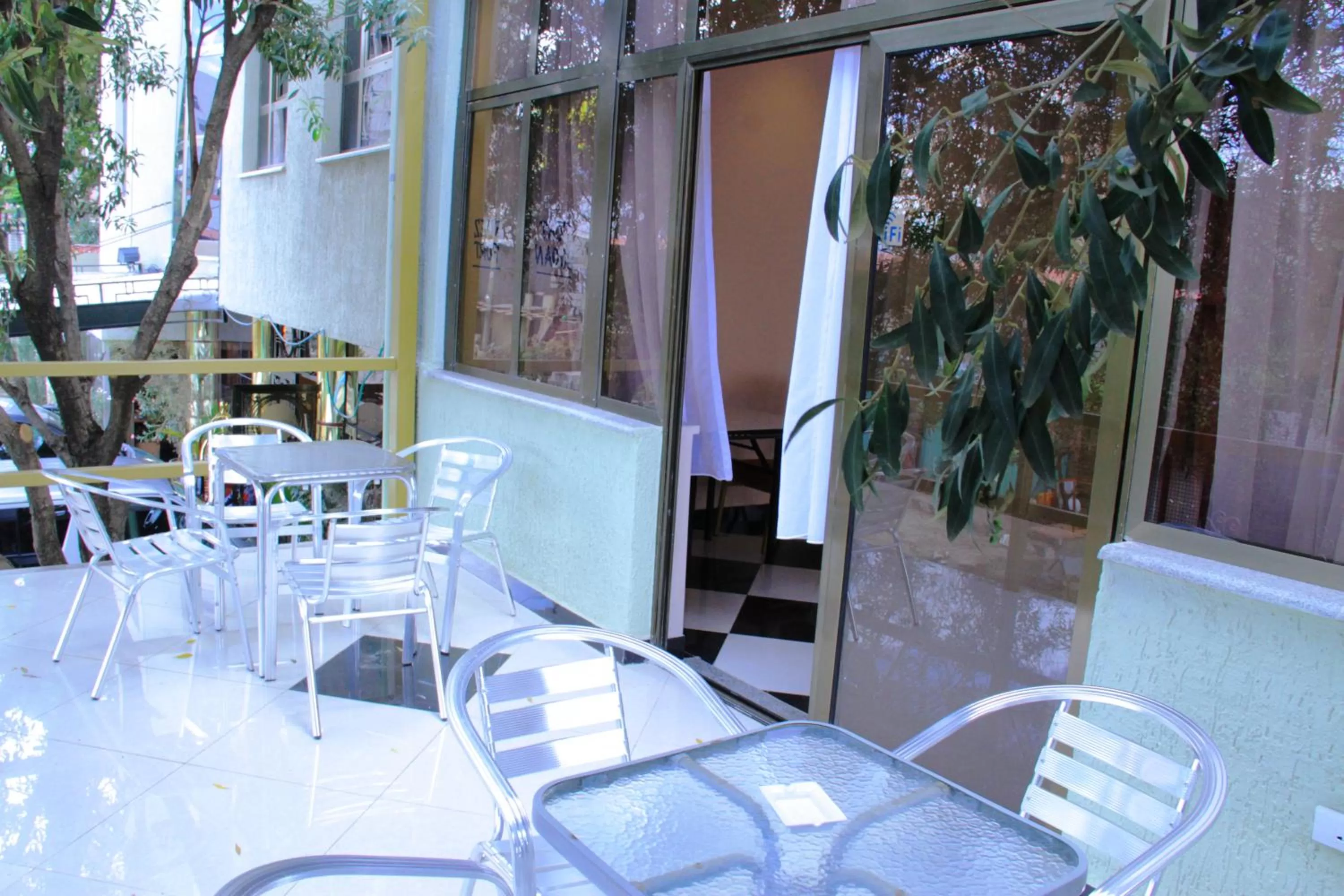 Restaurant/places to eat in Hotel Lobelia