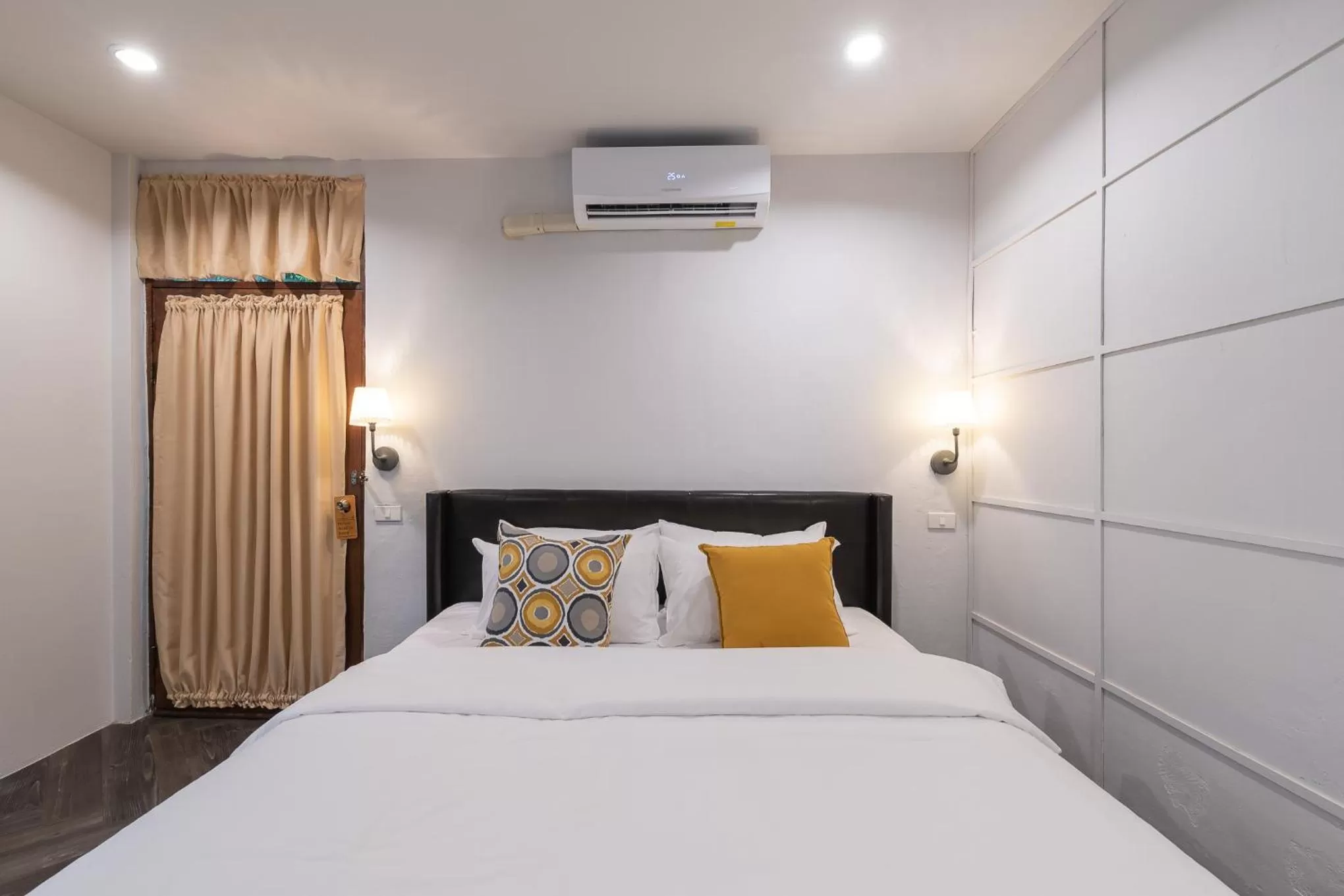 Bed in The Mellow Pillow Hotel @ Chiang Mai Gate