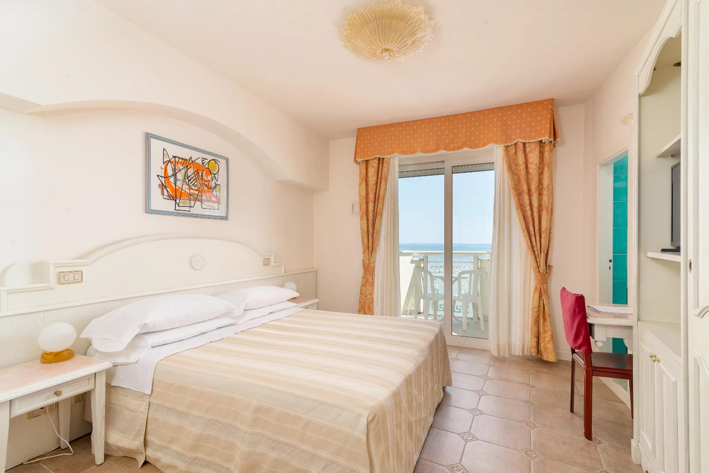 Bedroom, Bed in Universal Hotel