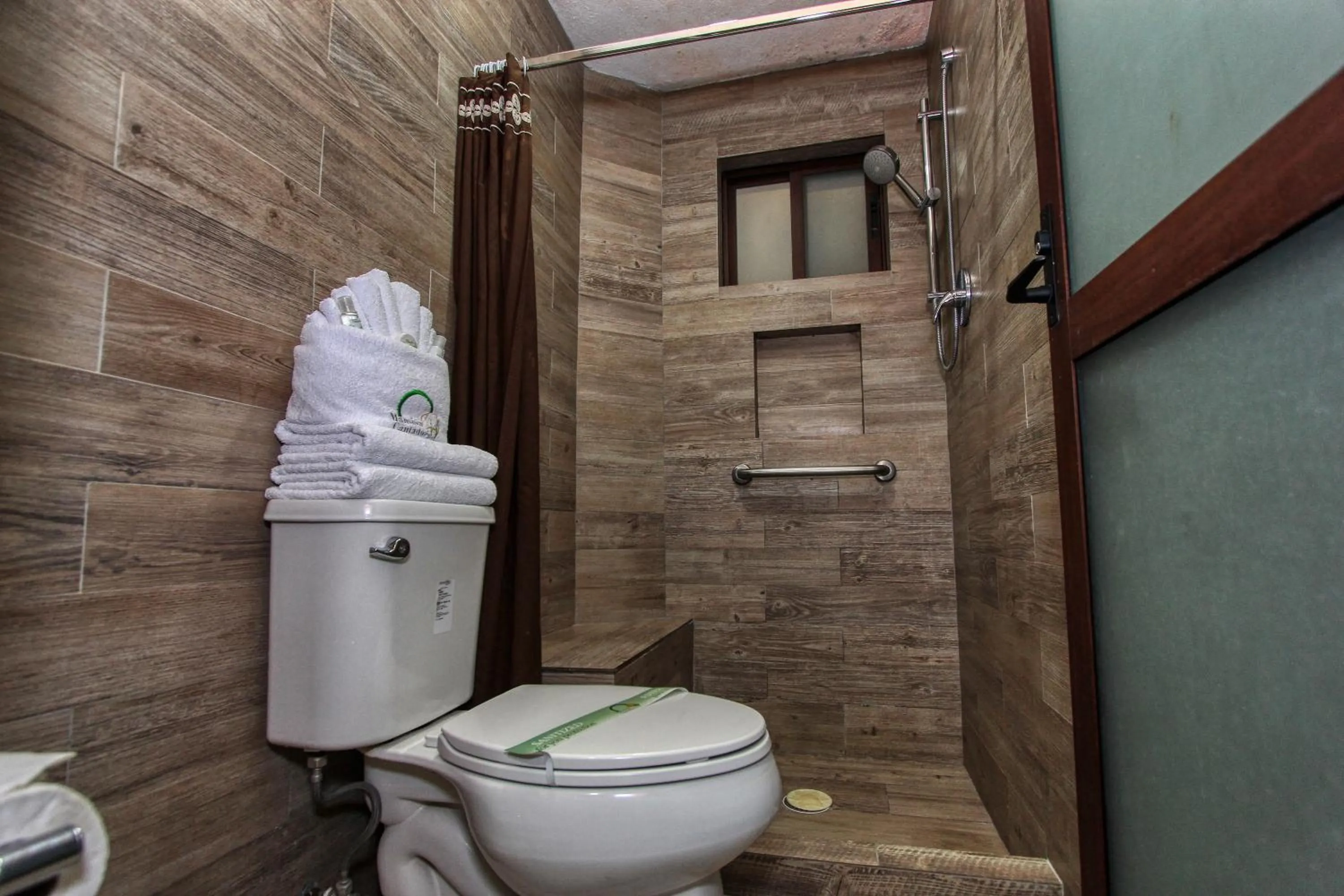 Toilet in Hotel Mansion del Cantador