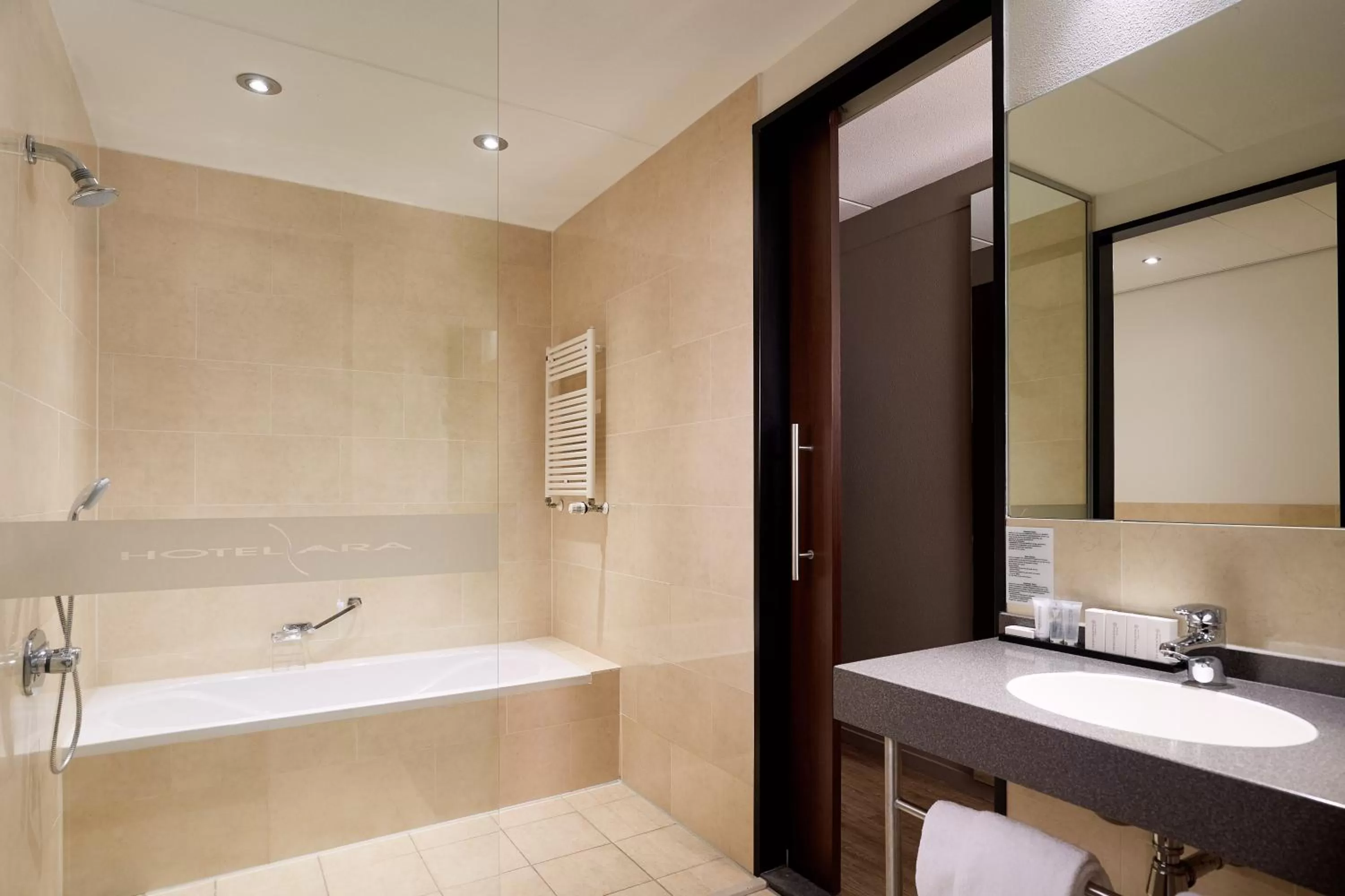 Deluxe Room in Van der Valk Hotel ARA Zwijndrecht