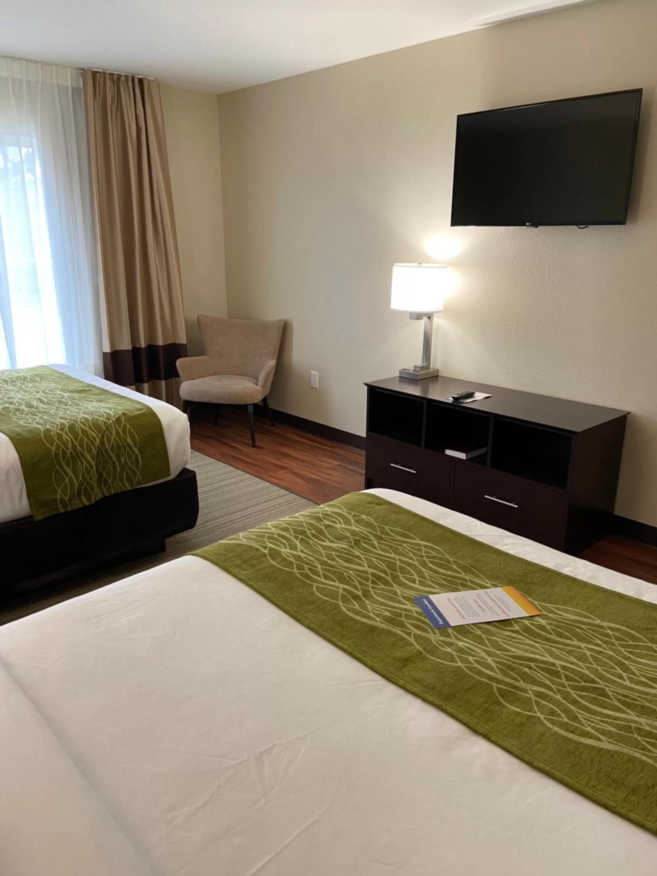 Bedroom, Bed in Comfort Inn Connellsville Riverview