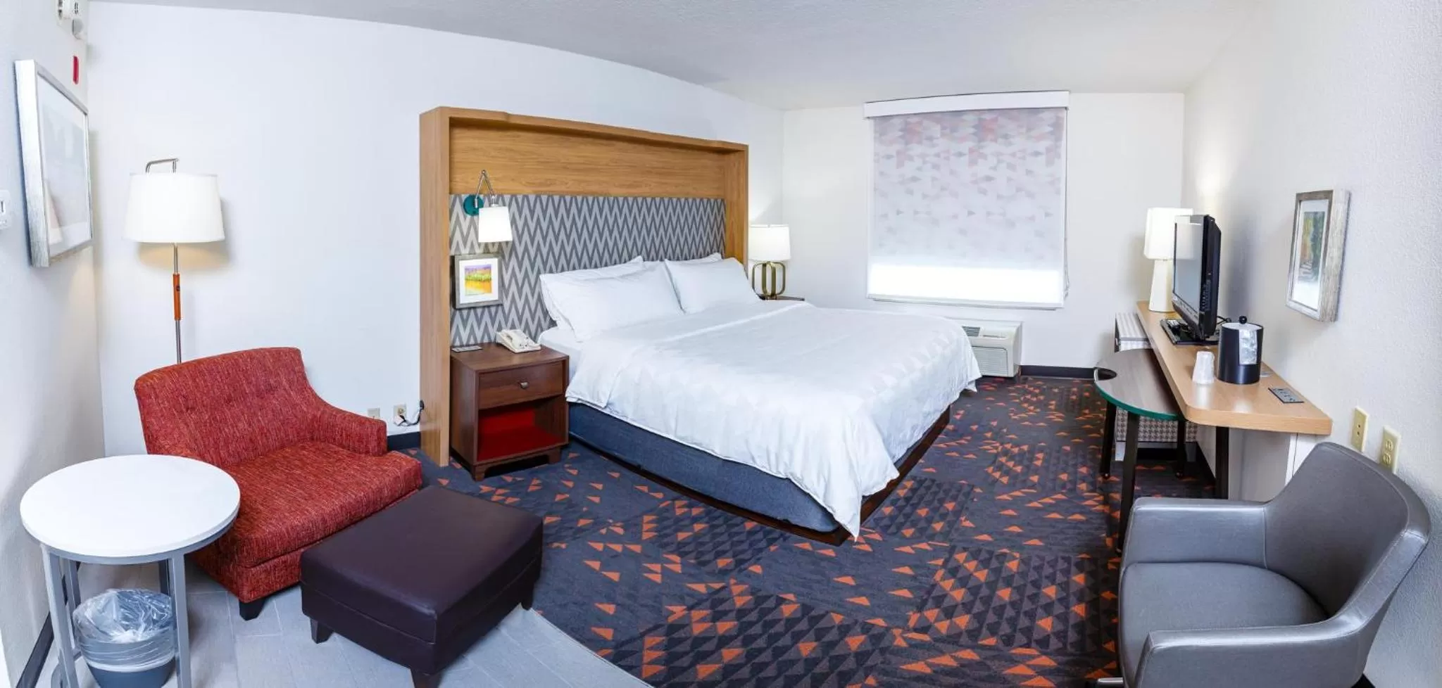 Photo of the whole room, Bed in Holiday Inn Statesboro-University Area by IHG