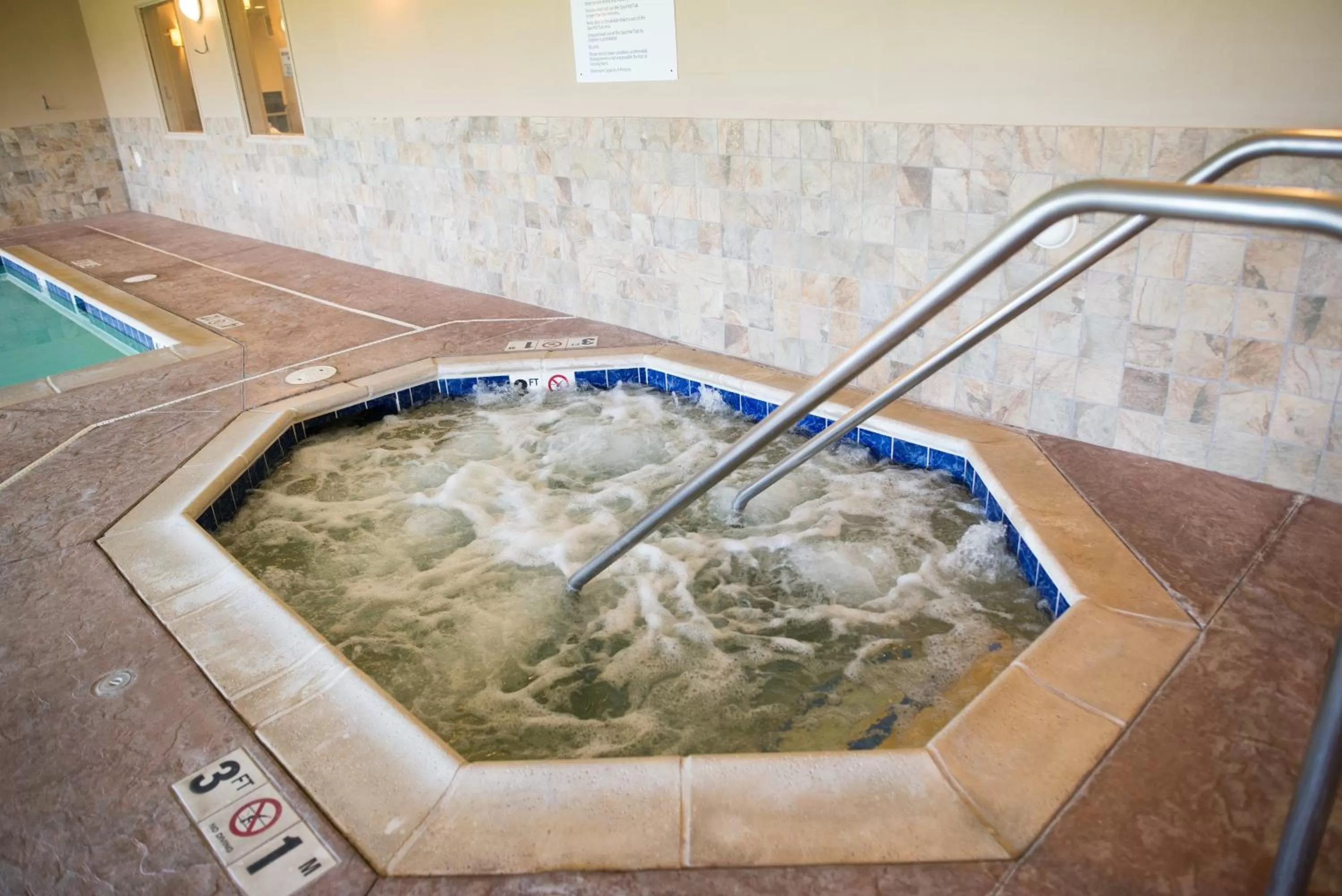 Swimming pool in Holiday Inn Express & Suites Northwood by IHG