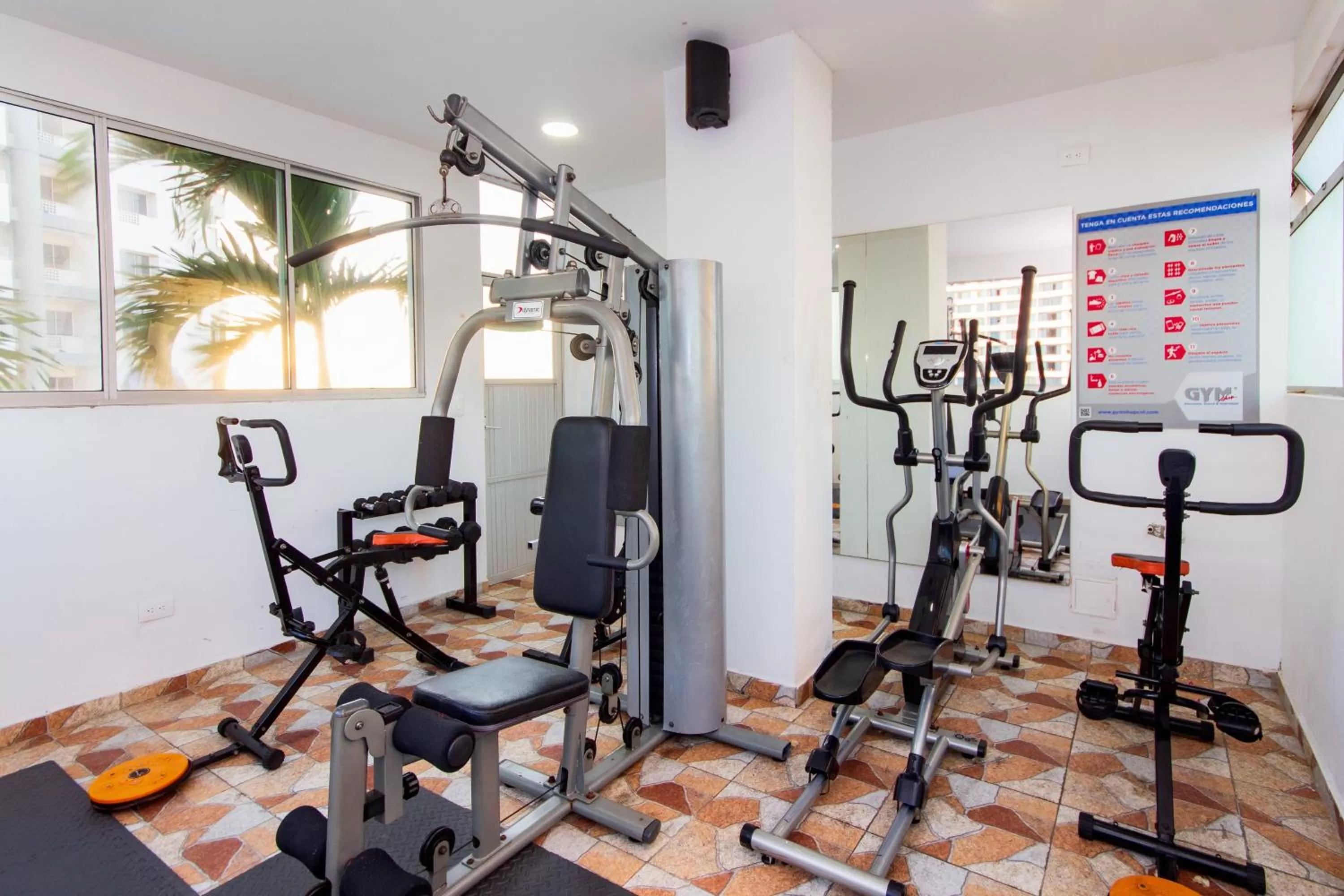 Fitness centre/facilities in Hotel Aixo Suites By GEH Suites