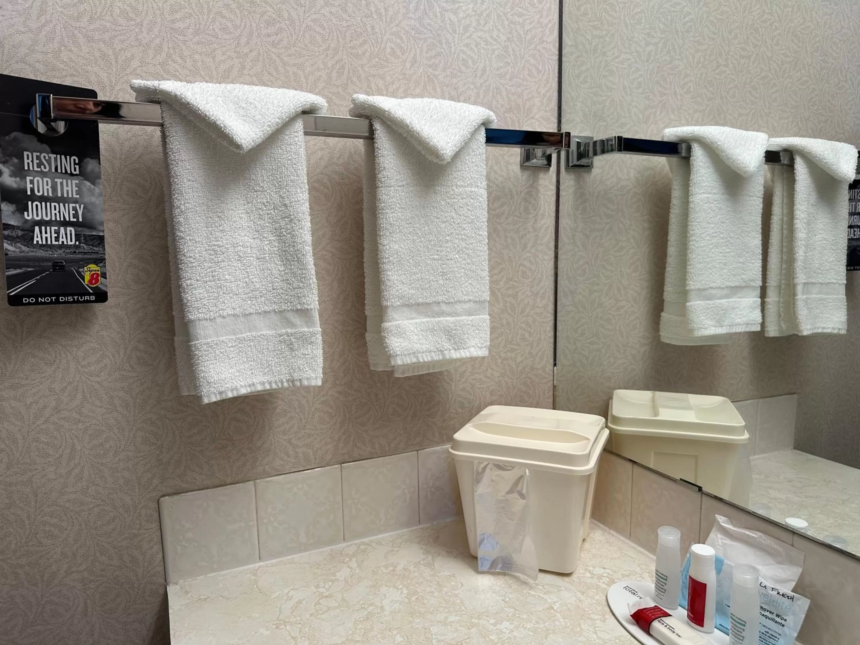 Super 8 by Wyndham Lethbridge