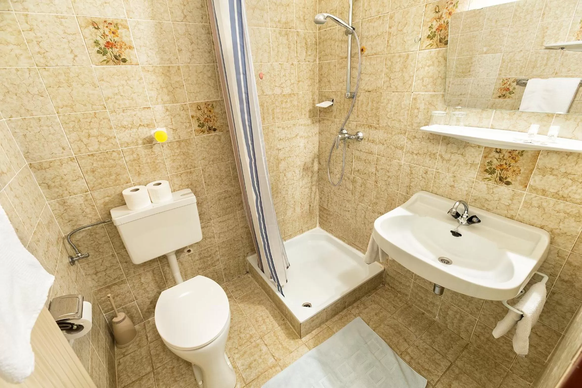 Bathroom in Bed&Breakfast Lausegger