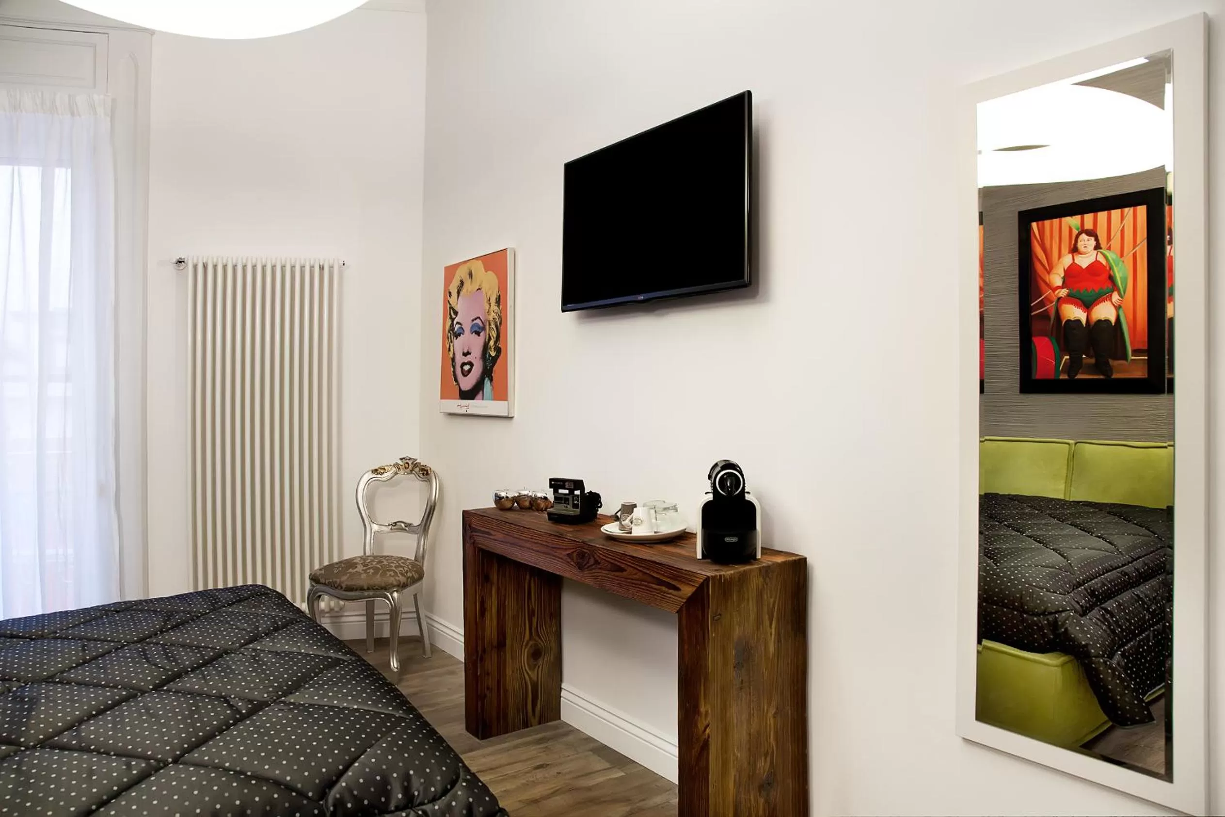 Day, Bed in Ferrari Suite