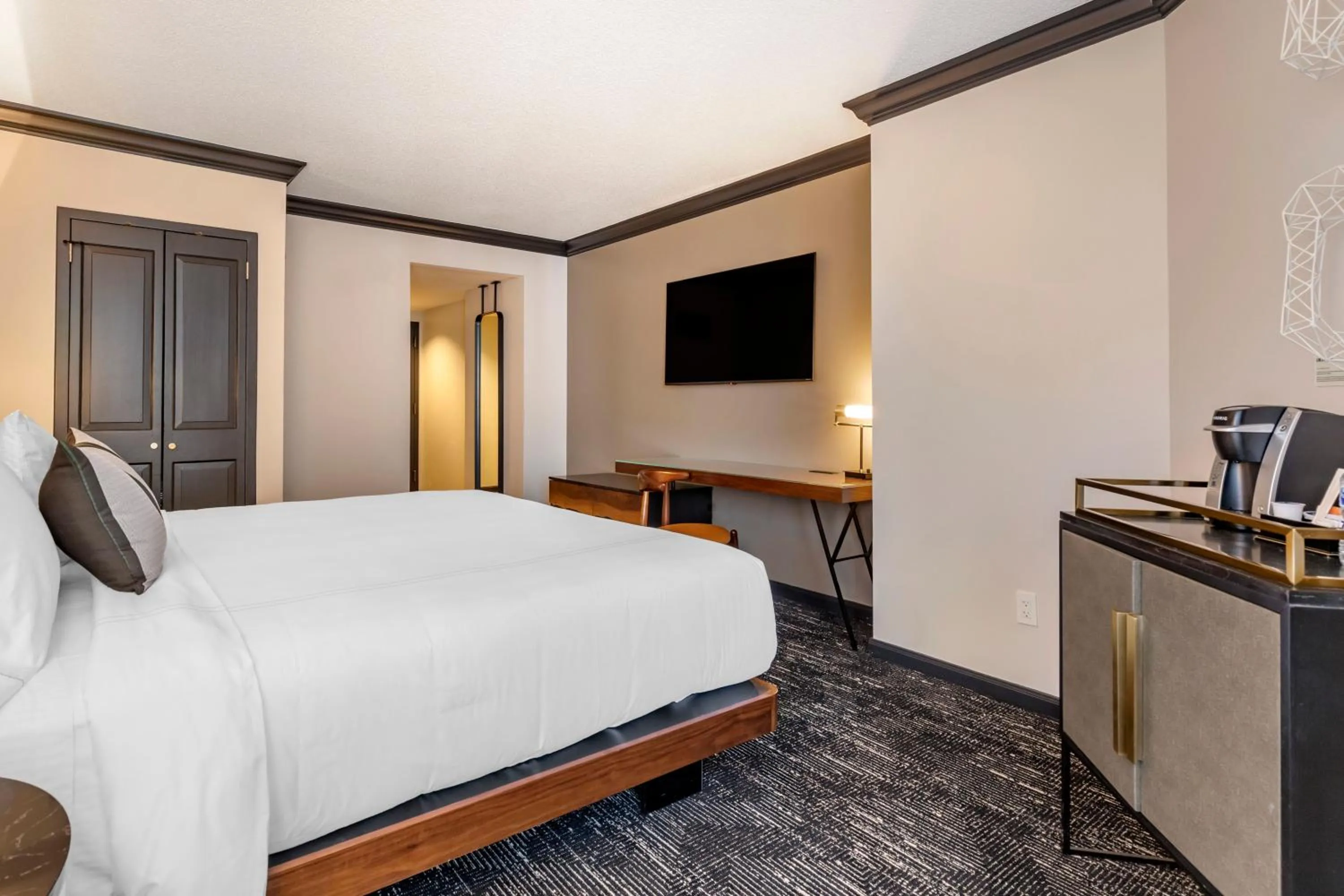 Photo of the whole room, Bed in Omni Austin Hotel Downtown