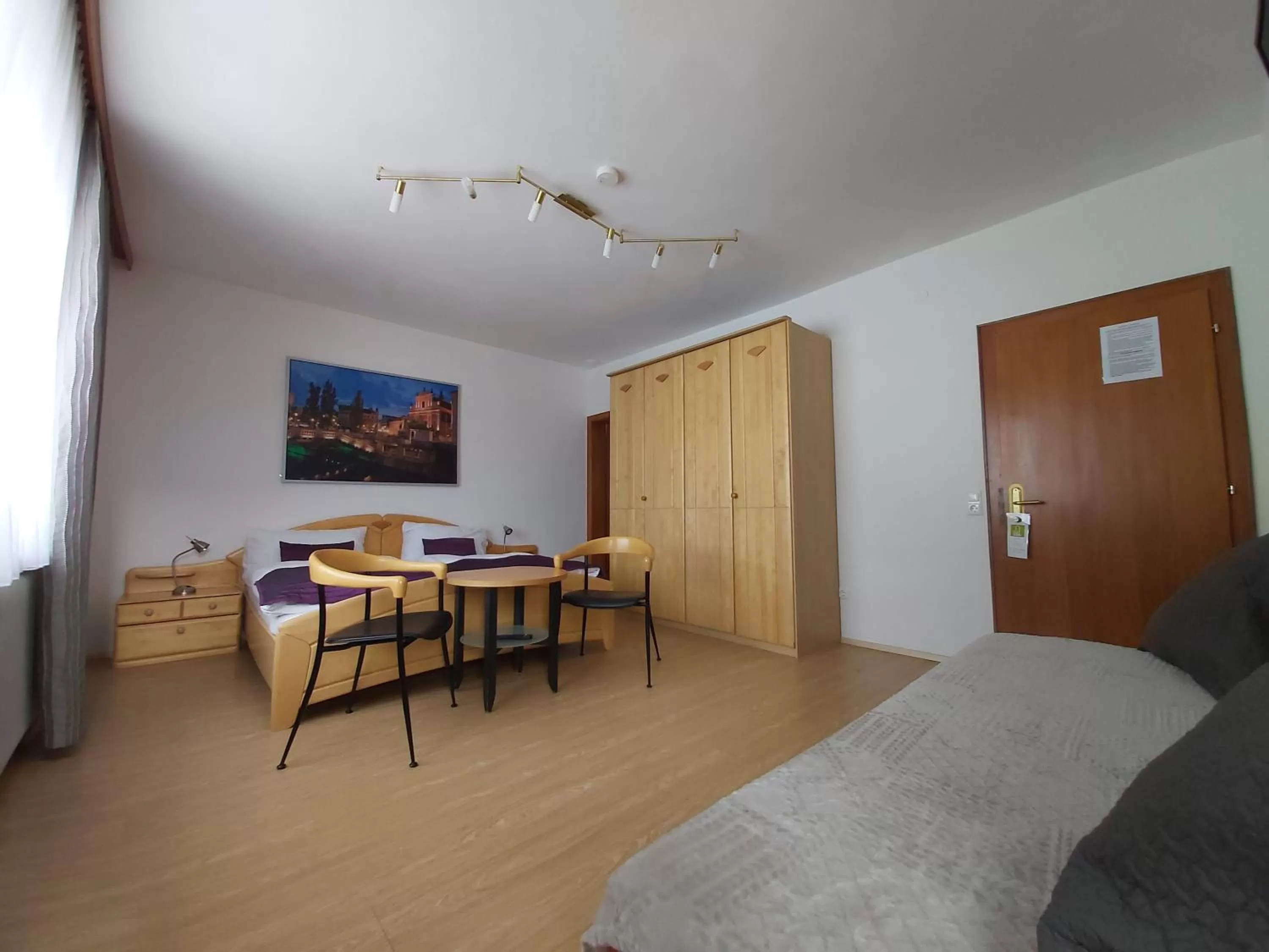 Photo of the whole room in B&B Pension Karlsdorfer Hof