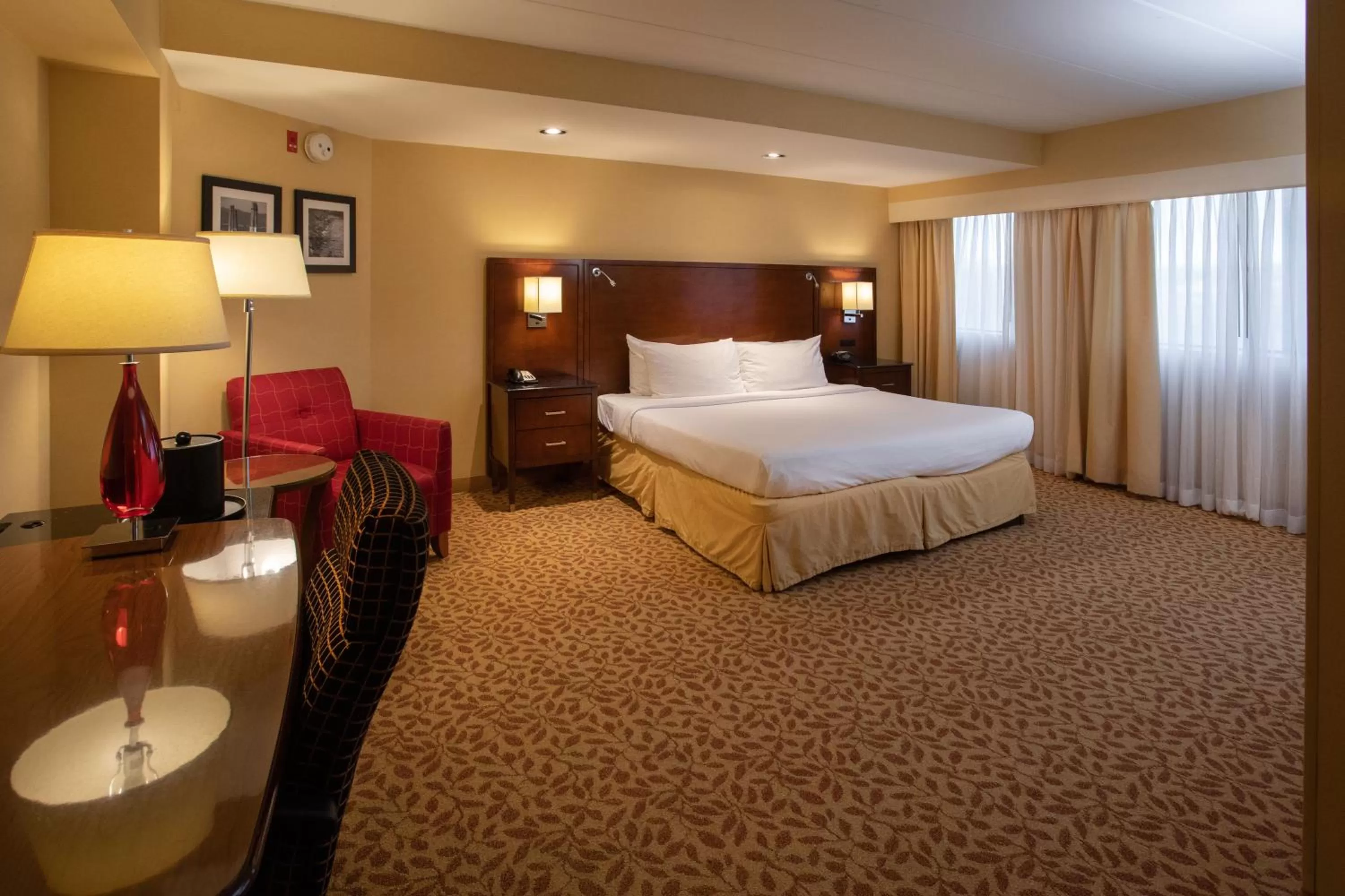 Bed in Jake's 58 Casino Hotel - Adults Only