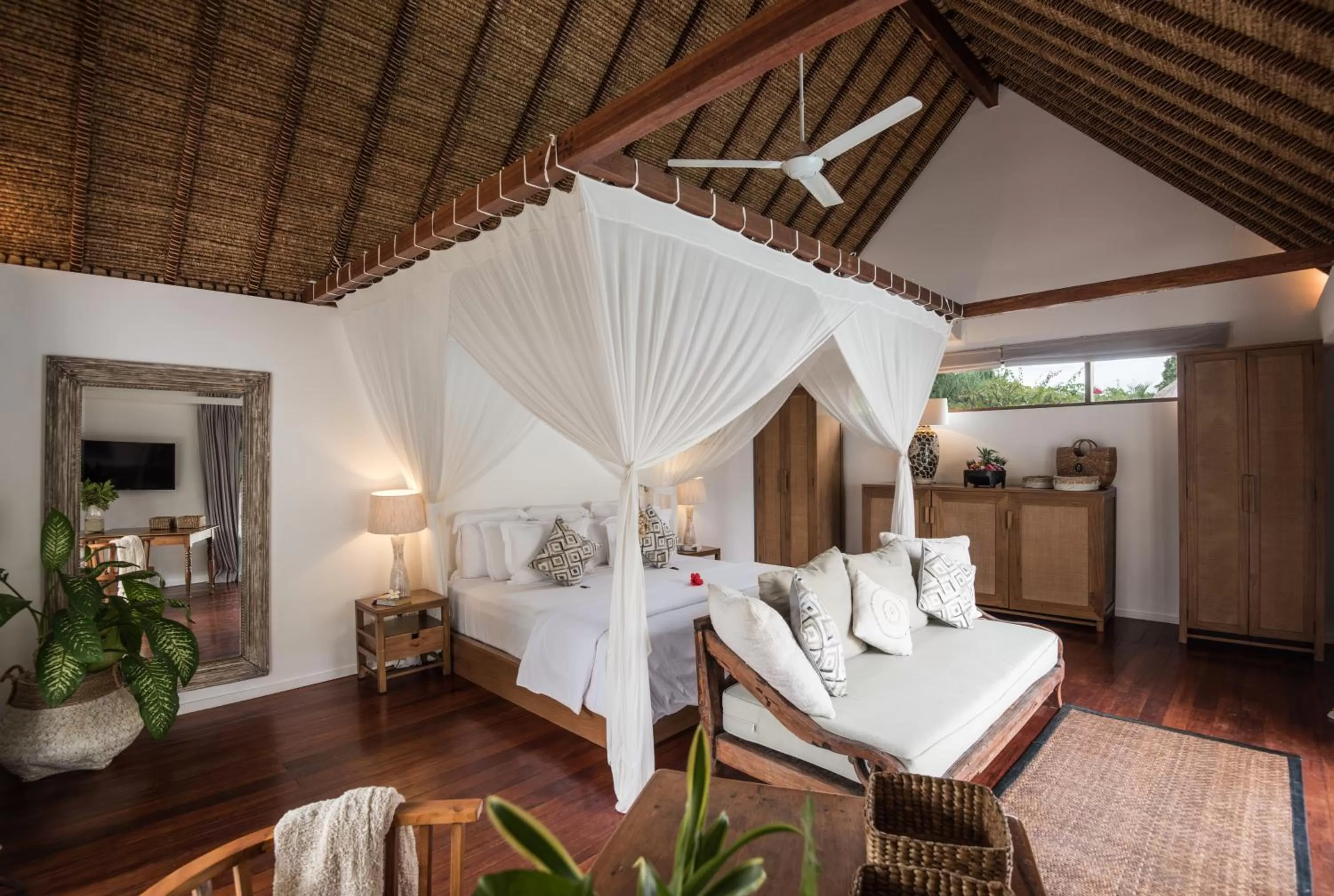 Photo of the whole room, Bed in Pondok Santi Estate