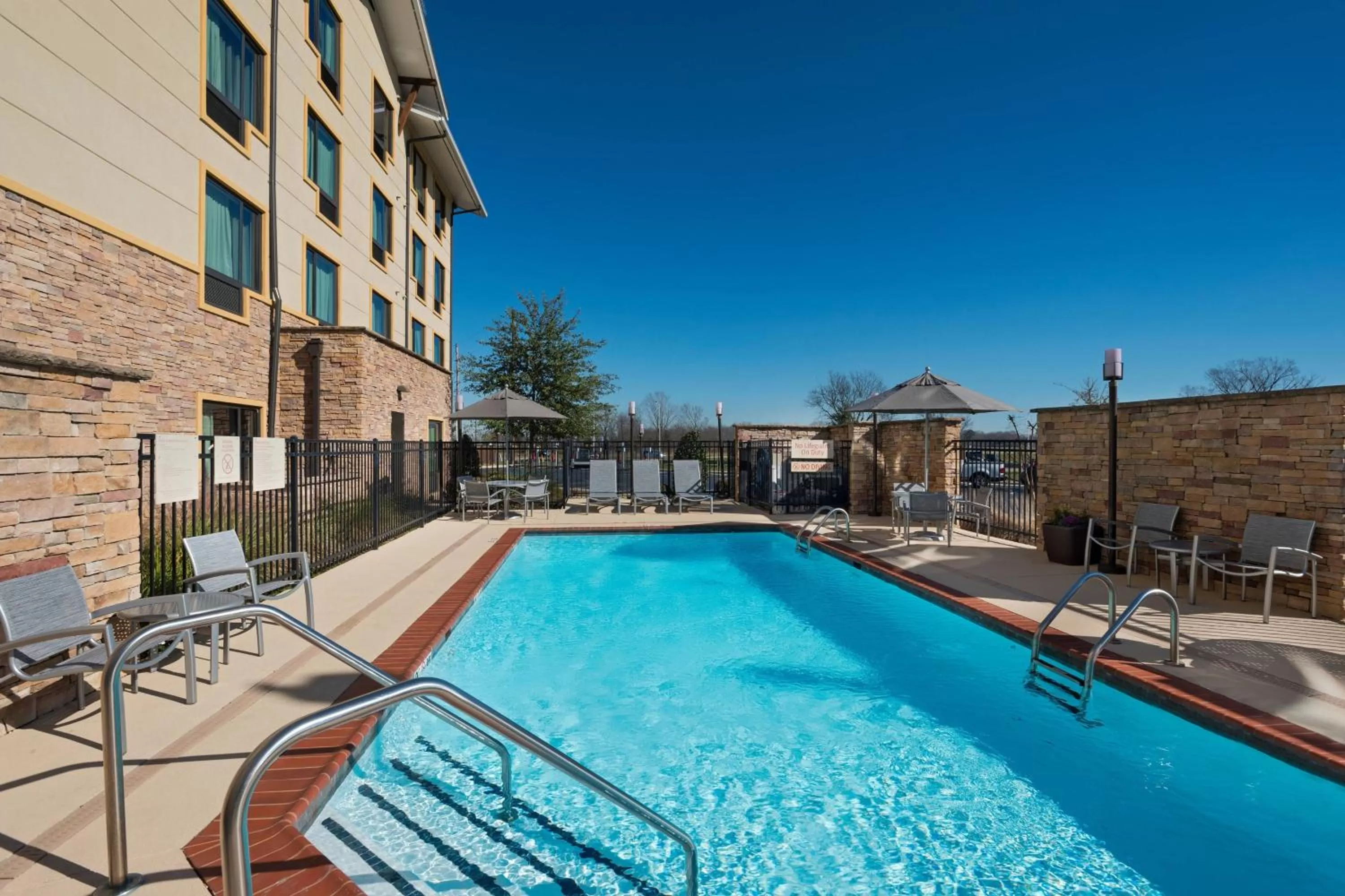 Swimming pool in TownePlace Suites by Marriott Monroe