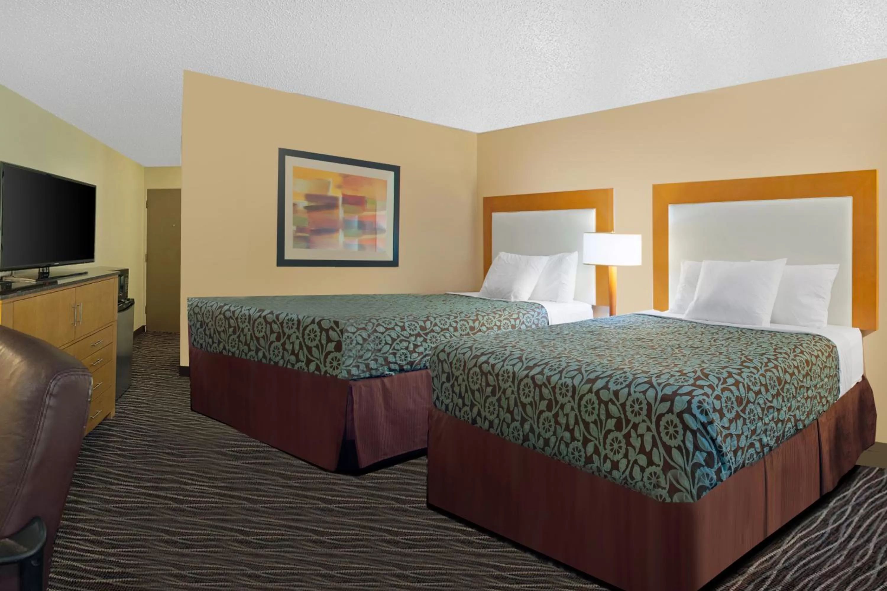 Bedroom, Bed in Days Inn by Wyndham Yakima