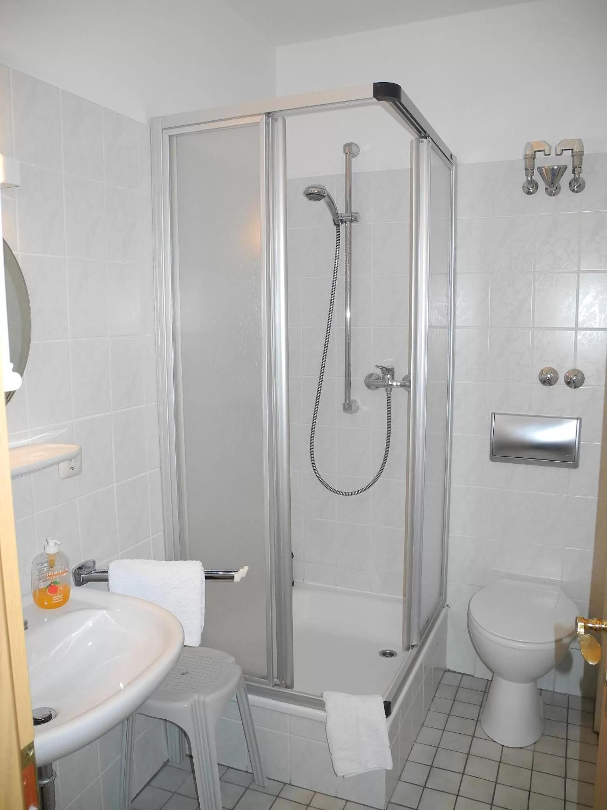 Bathroom in Hotel Stadt Lügde