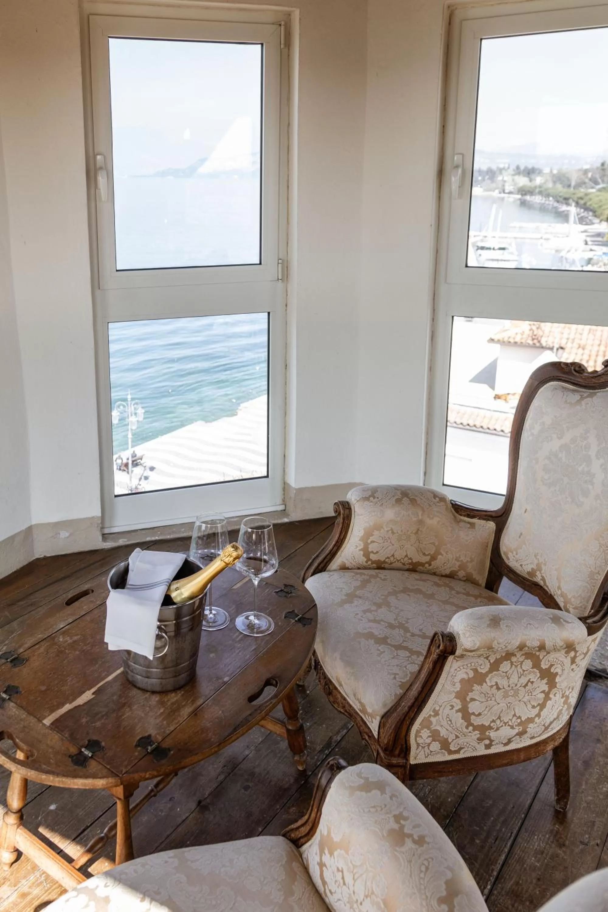 Seating Area in Classique