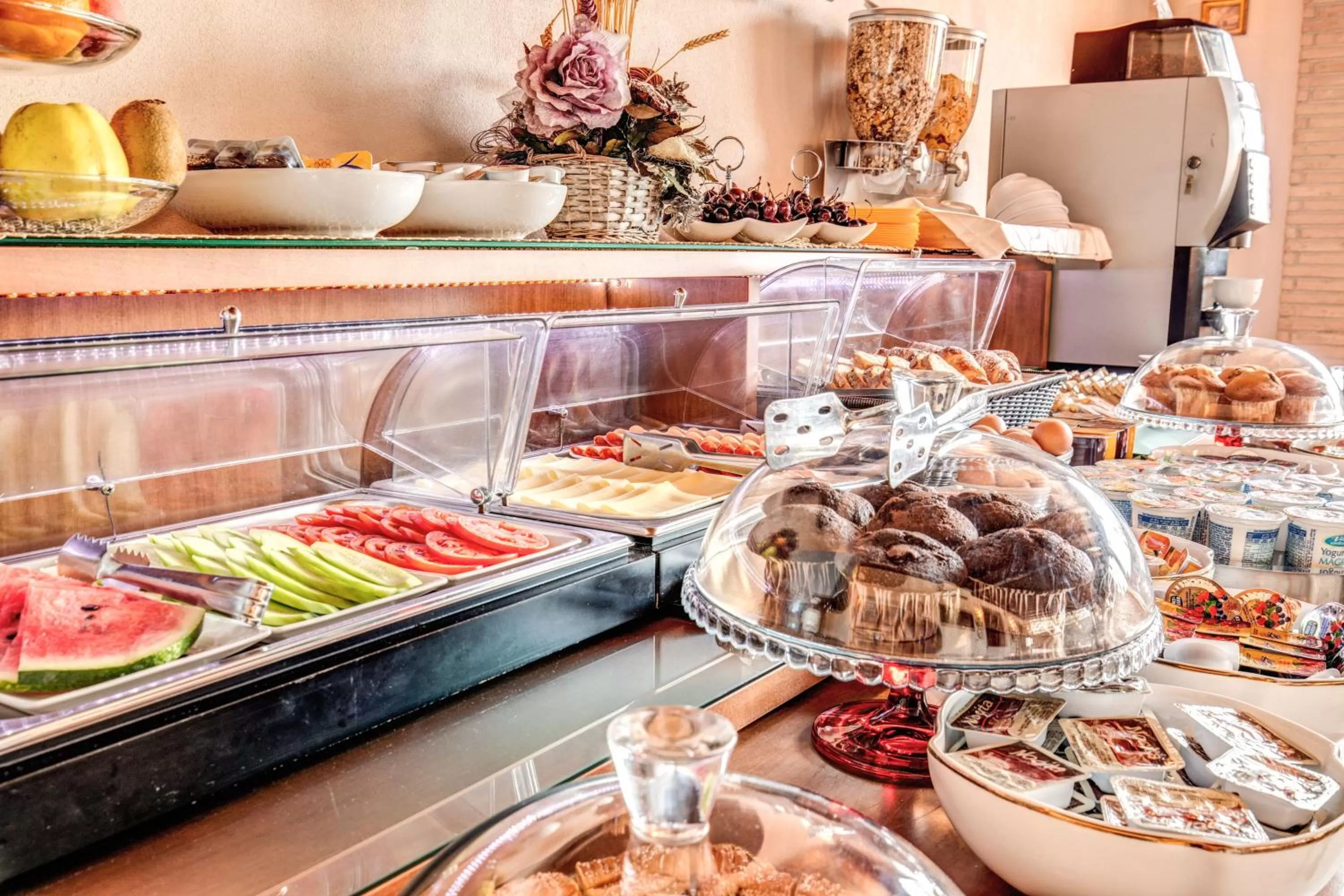 Food and drinks in Hotel Roma Tiburtina Metro