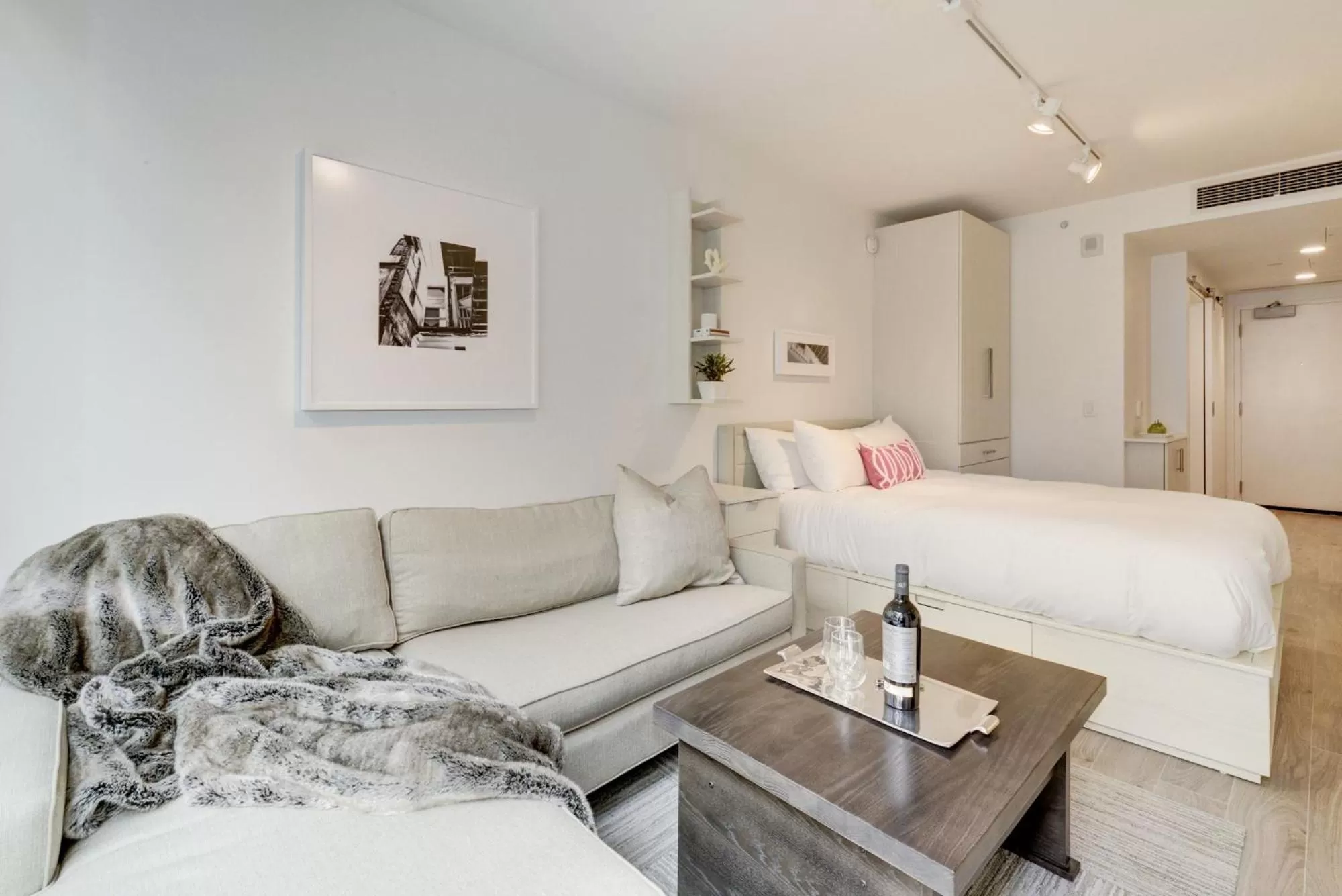 Photo of the whole room, Bed in Placemakr Dupont Circle