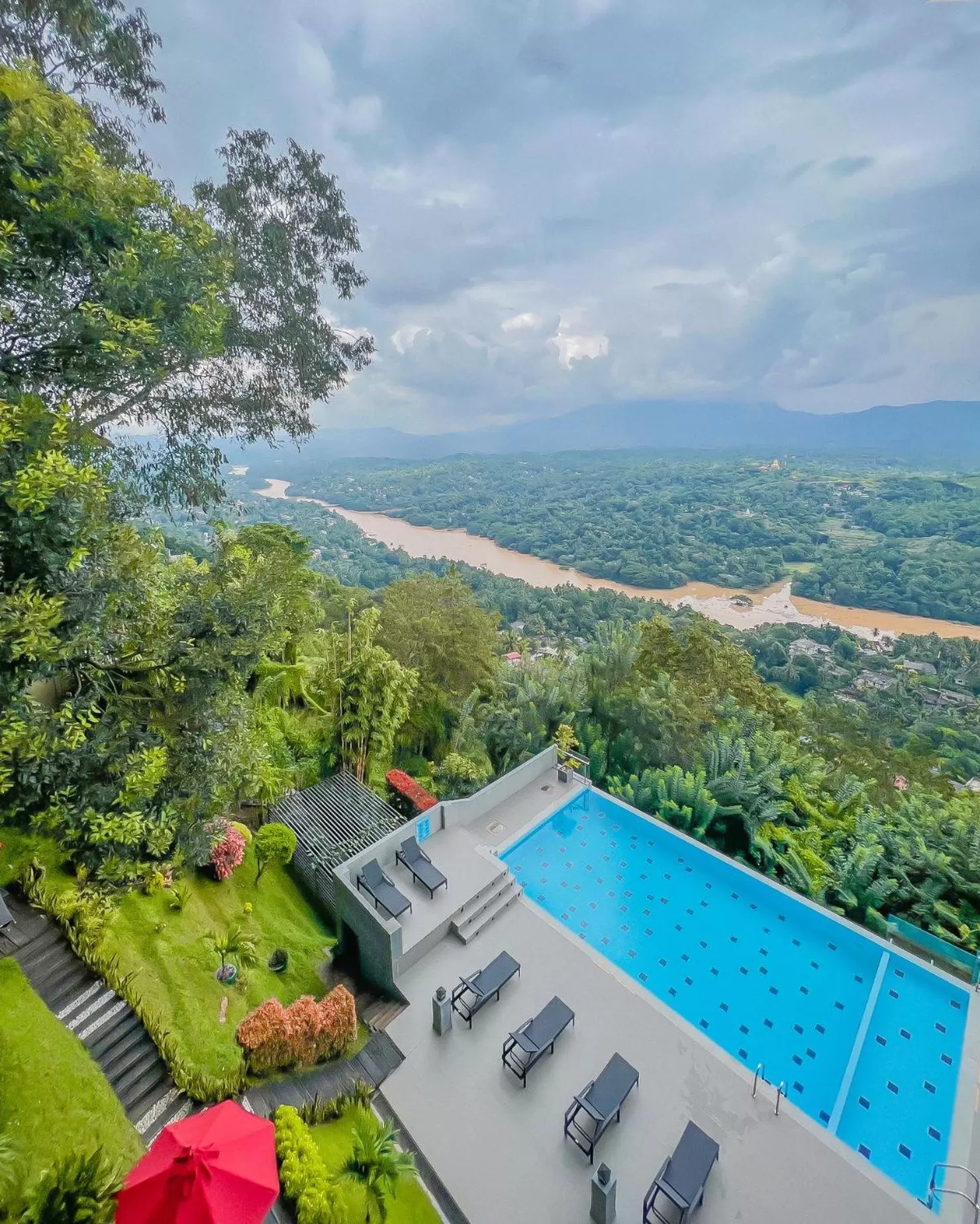 Swimming pool in Mount Blue Kandy