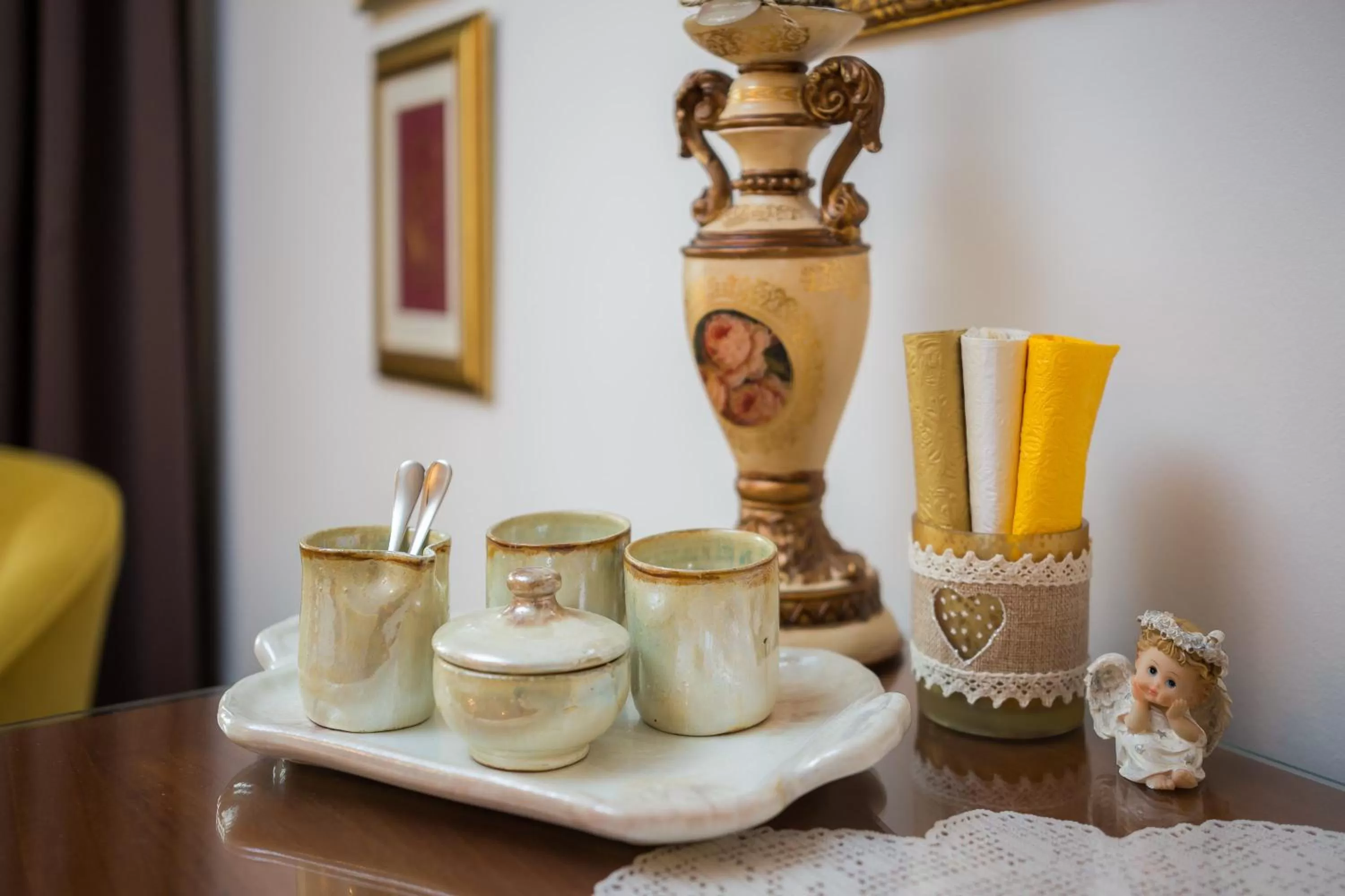 Decorative detail in Romantic Luxury Rooms