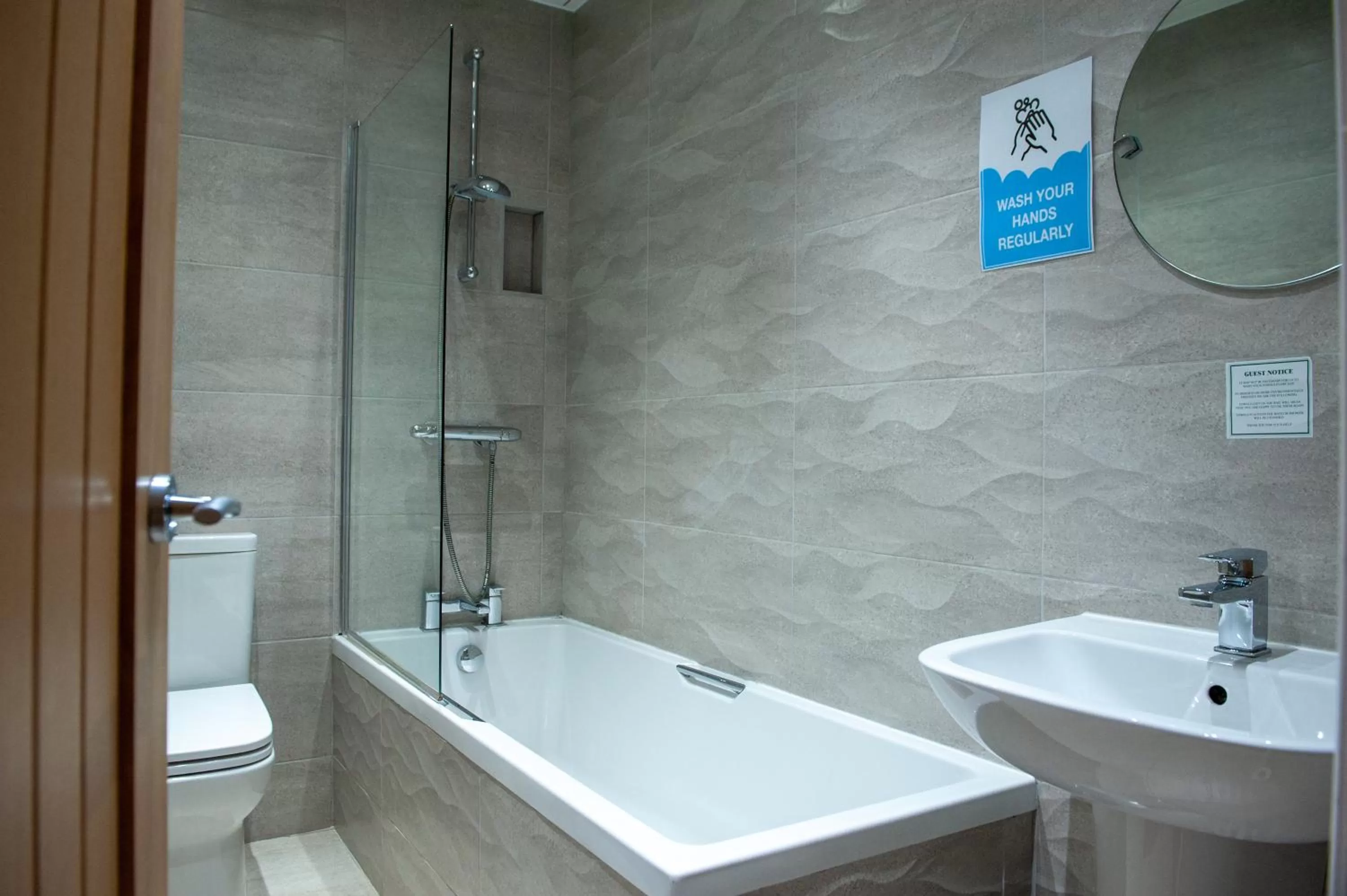 Bathroom in Osborne Hotel