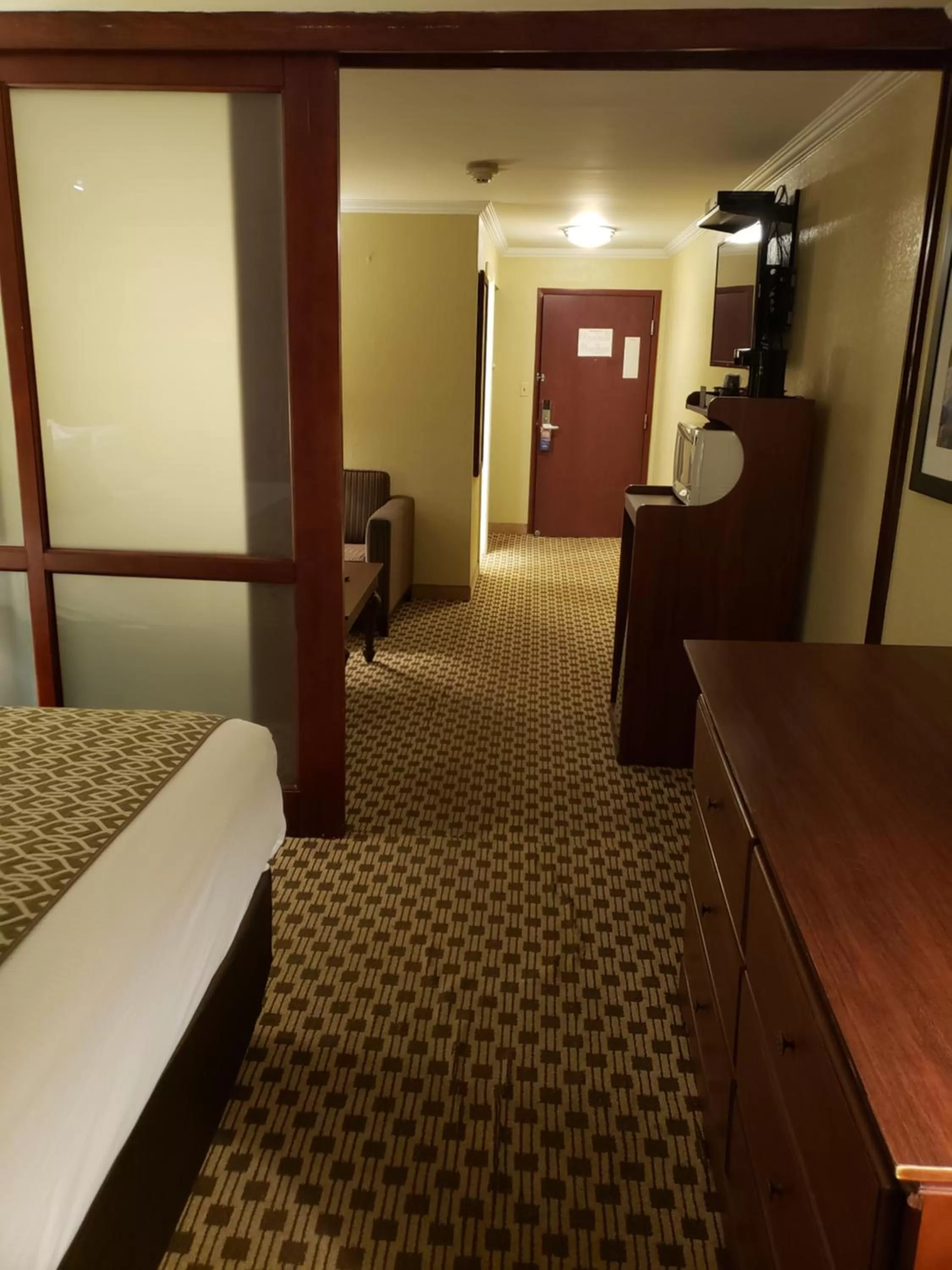 Bedroom, Bed in Baymont by Wyndham Pompton Plains/Wayne