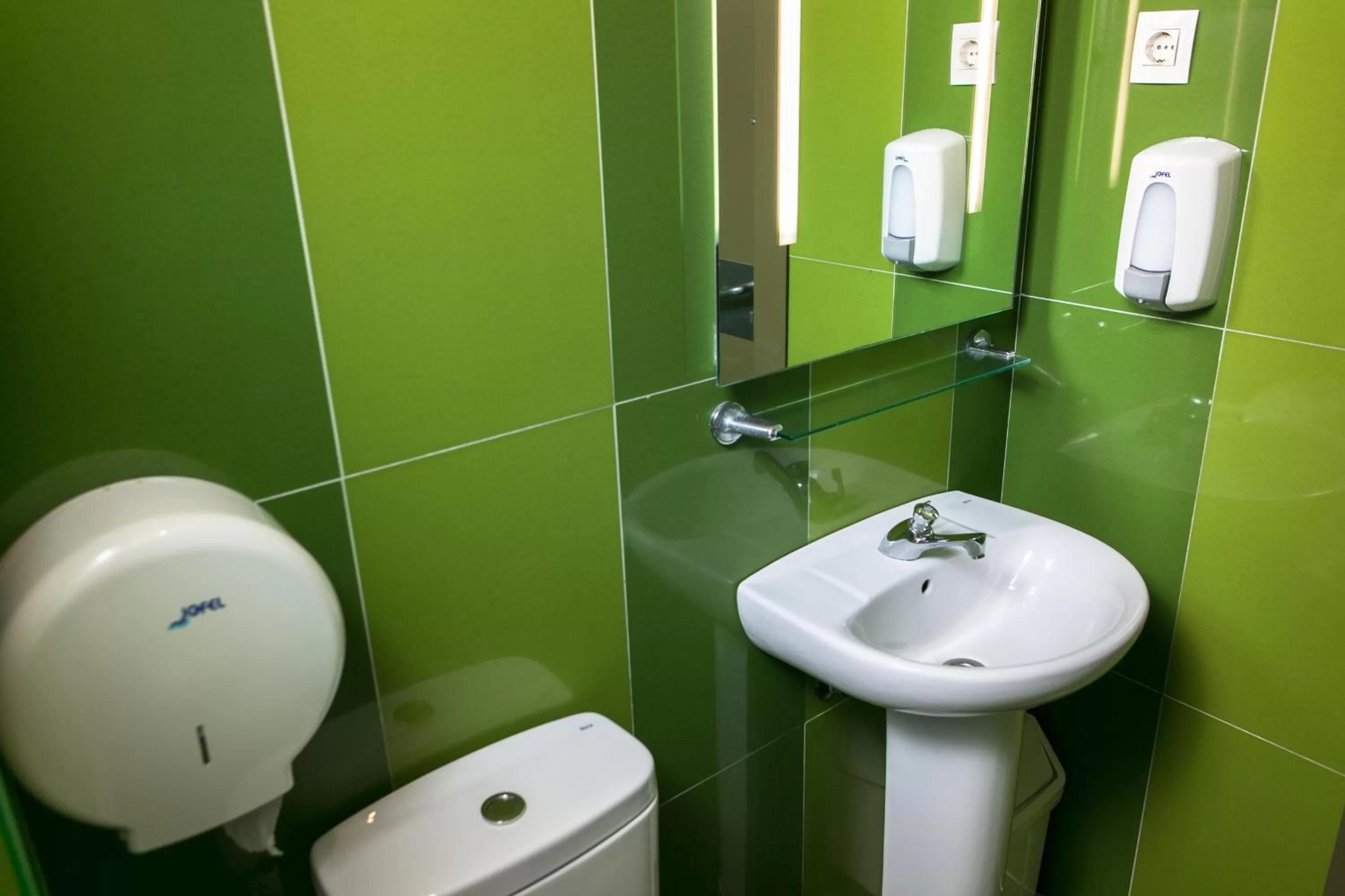 Bathroom in Urbany Hostel Barcelona